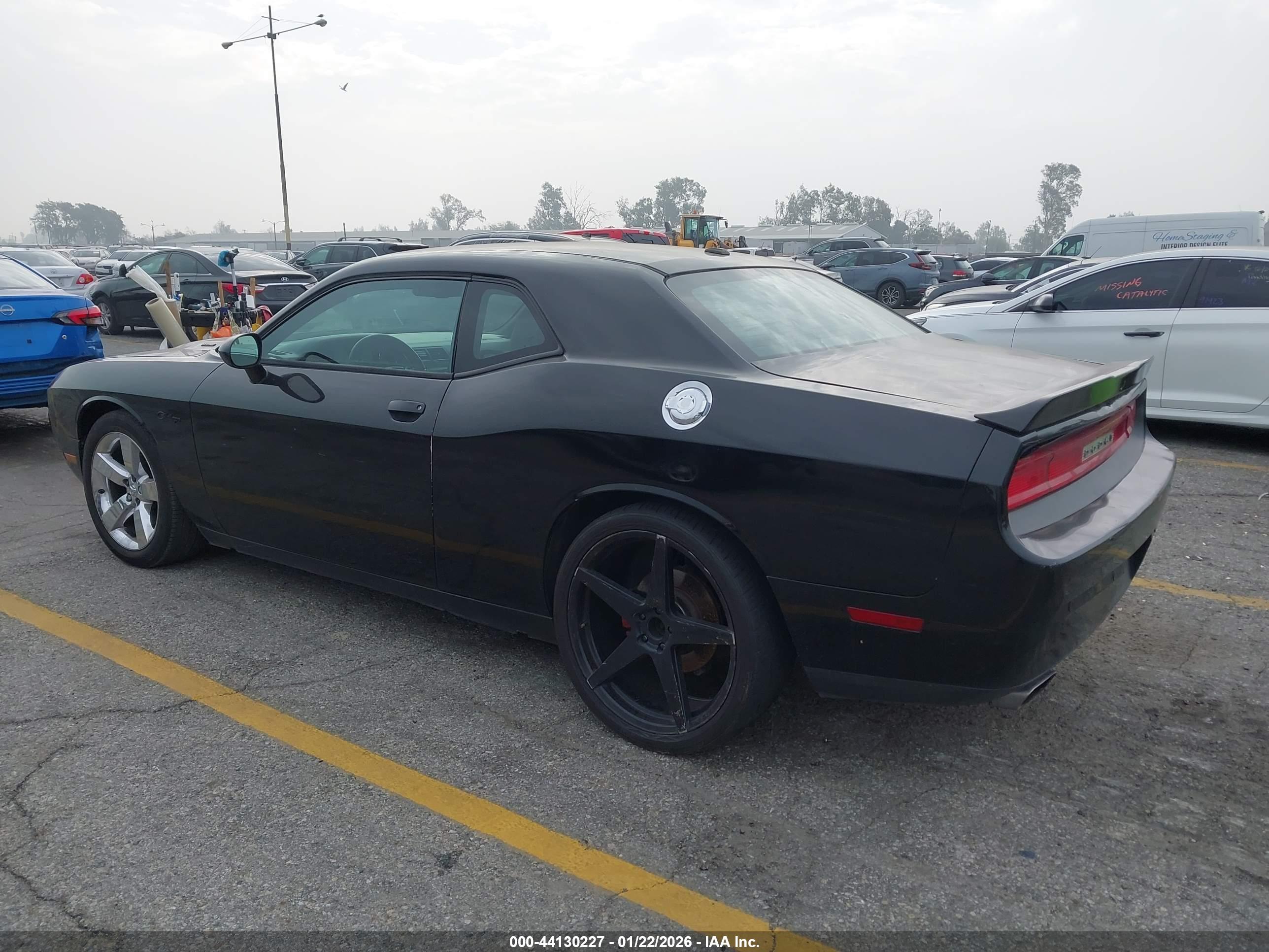 DODGE CHALLENGER image 3