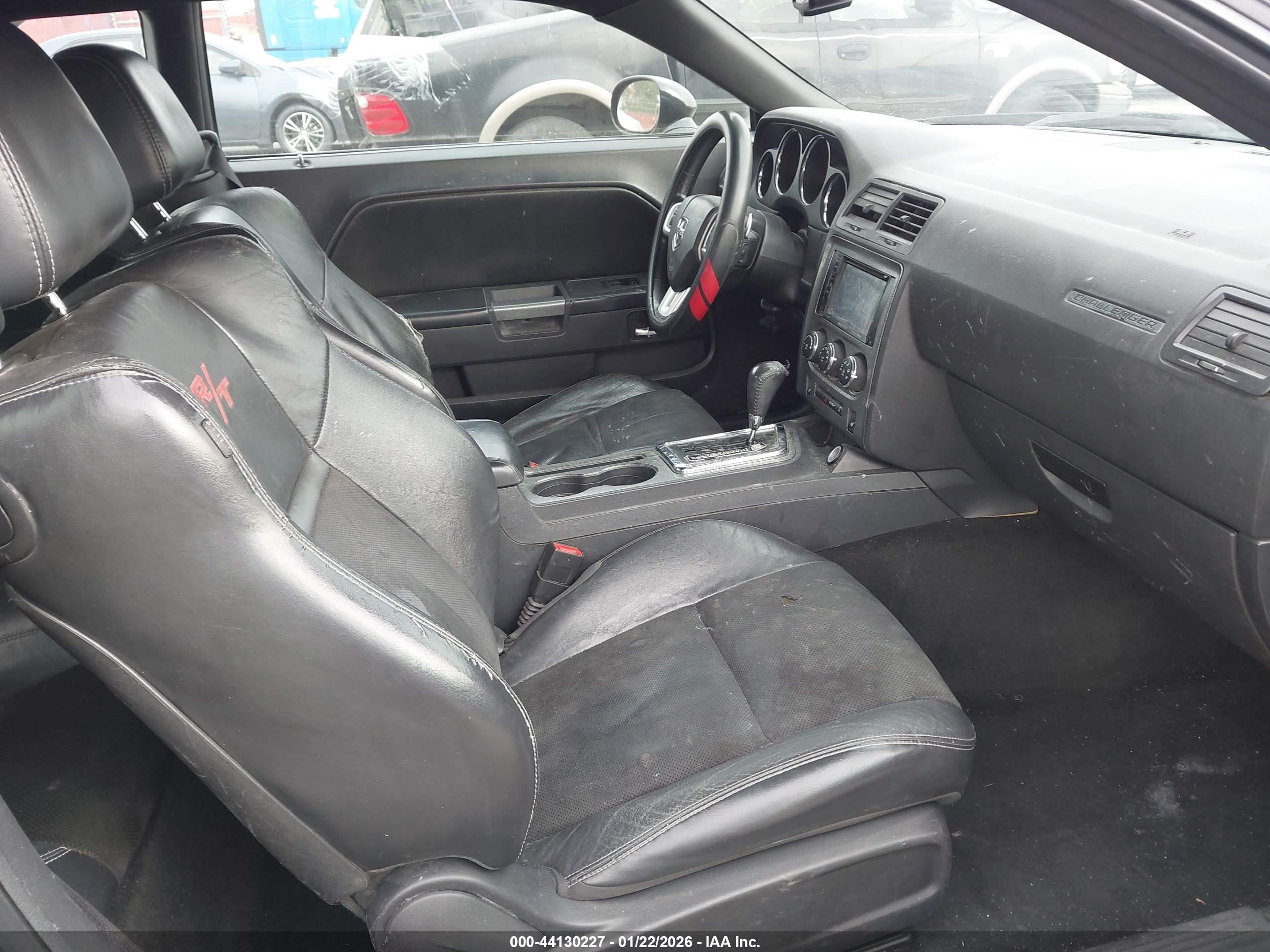 DODGE CHALLENGER image 5