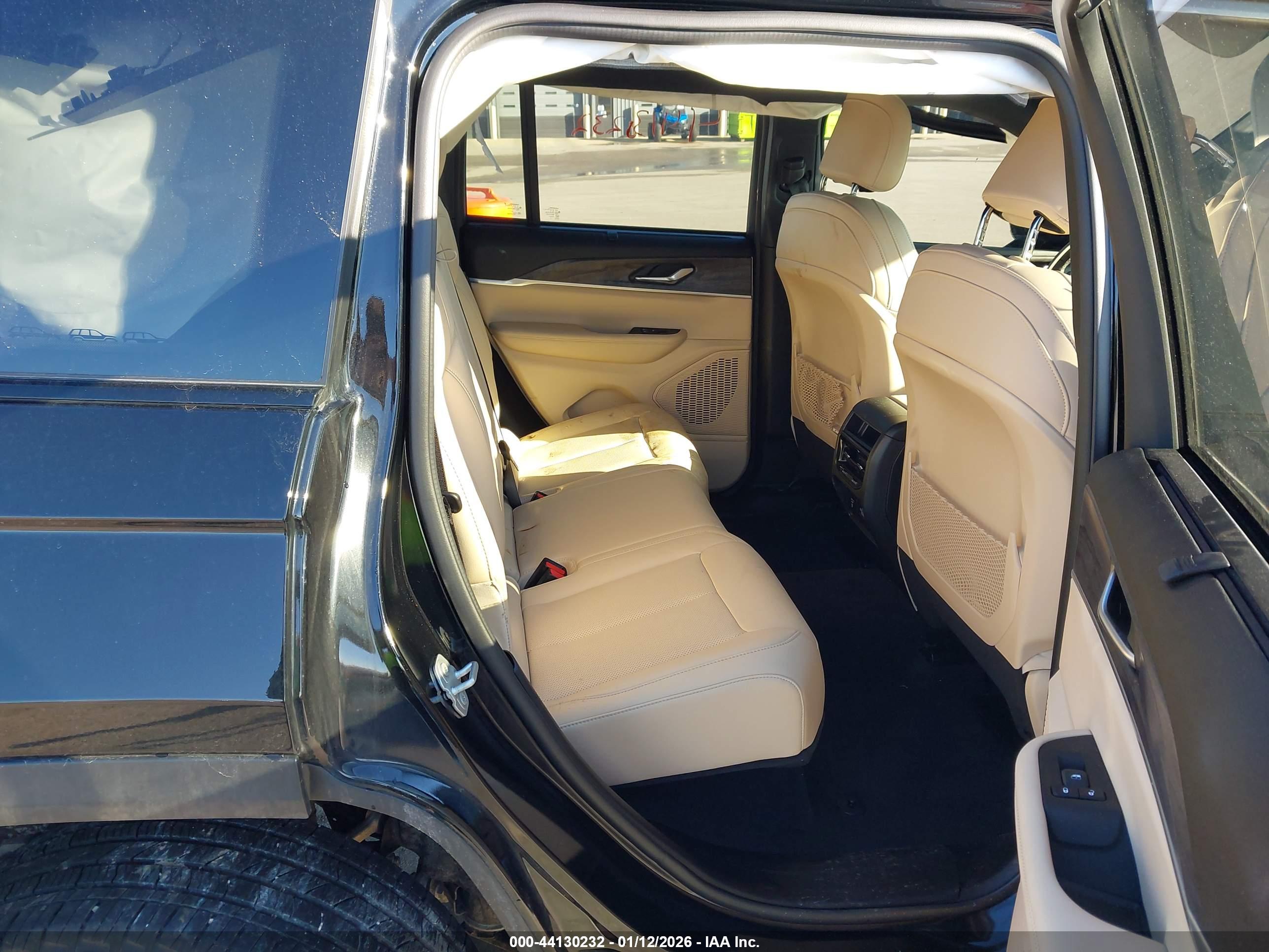 JEEP GRAND image 8
