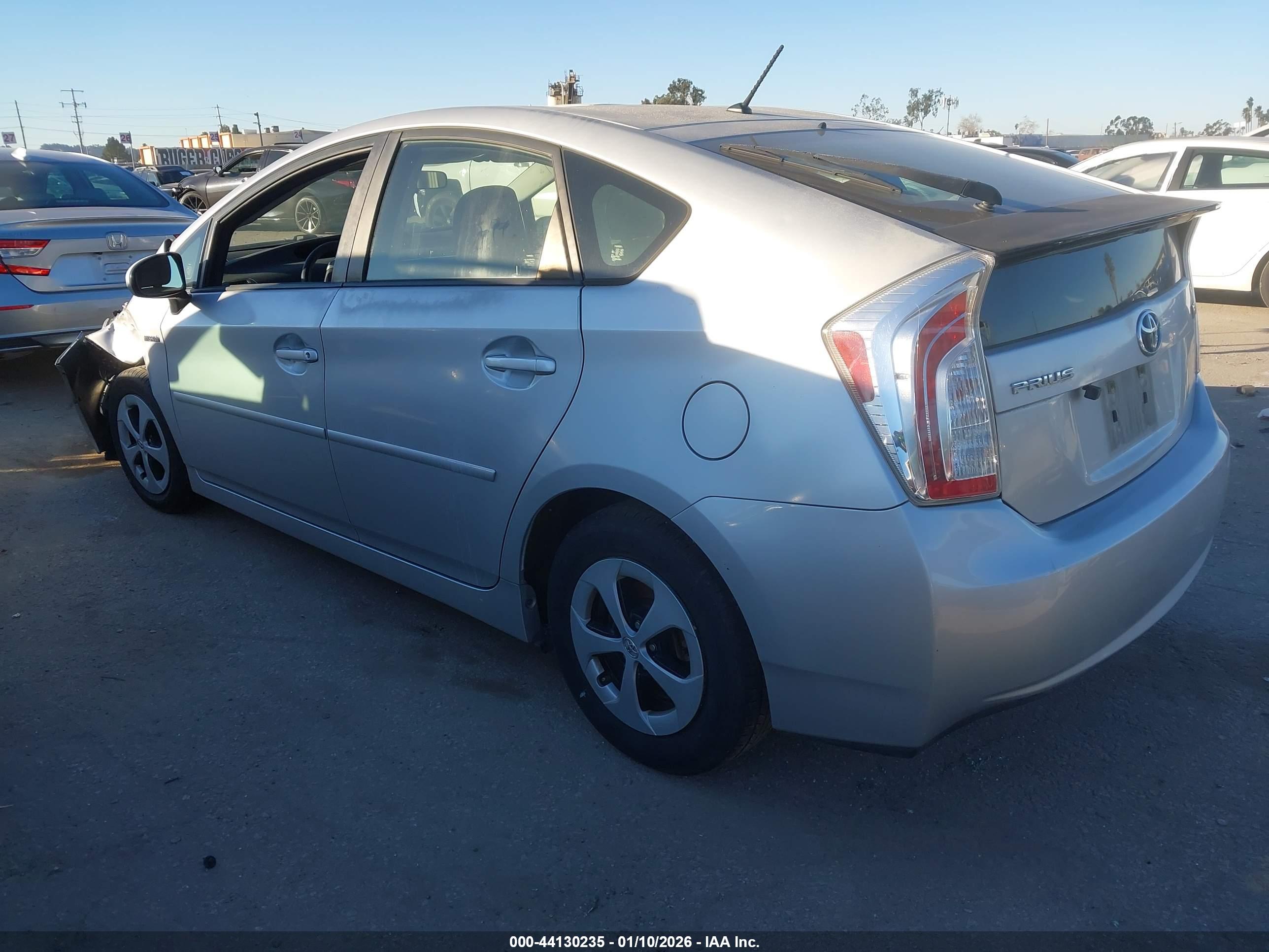 TOYOTA PRIUS image 3