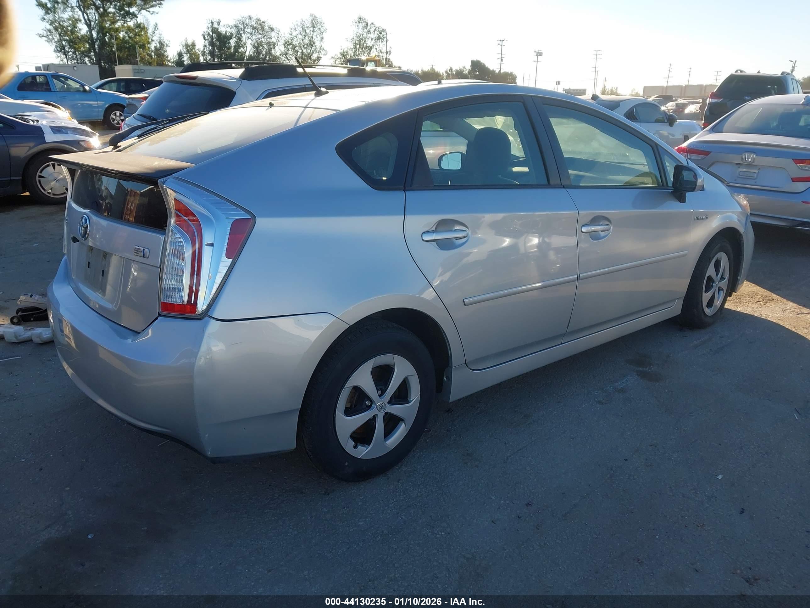 TOYOTA PRIUS image 4