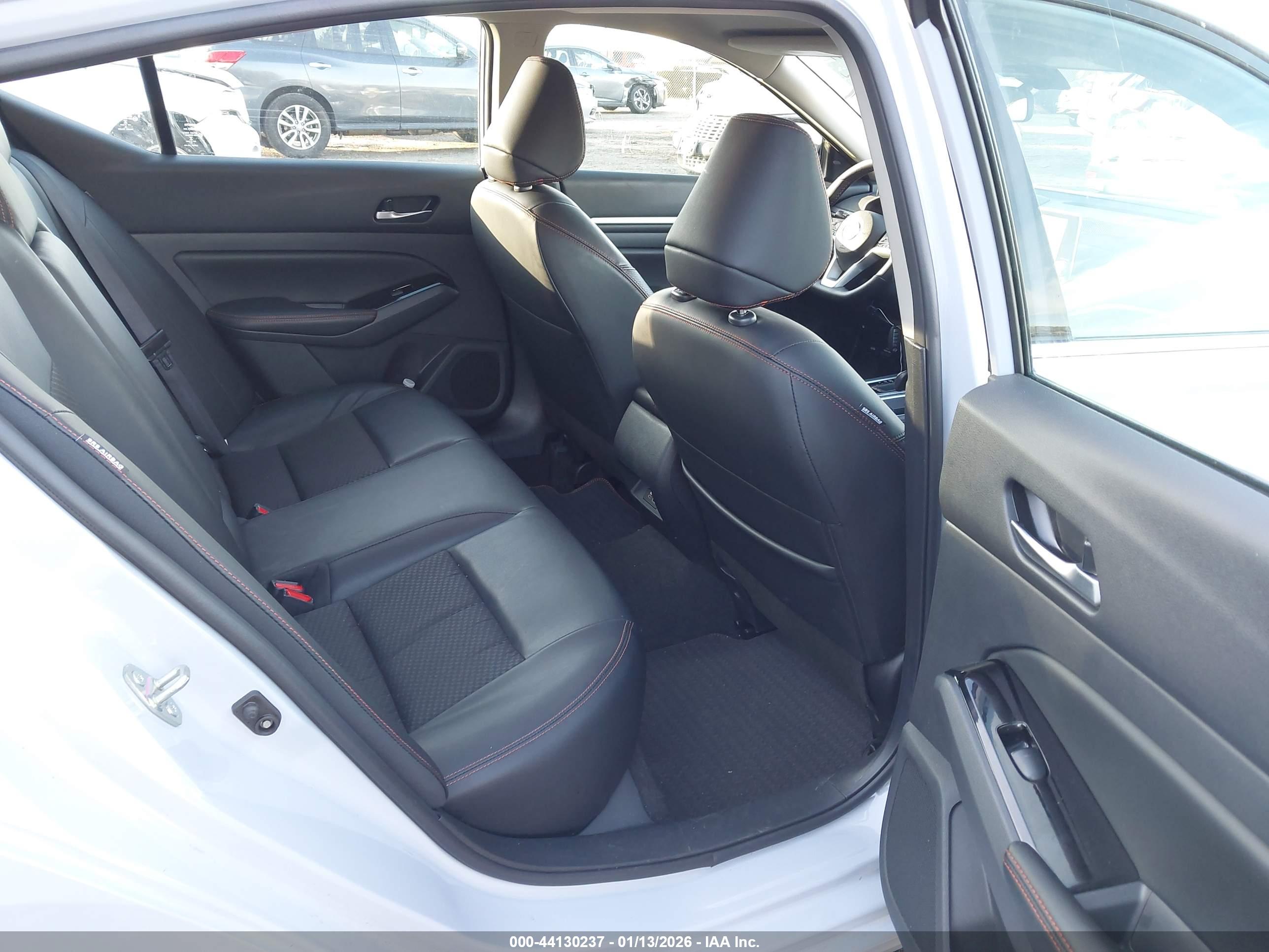 NISSAN ALTIMA image 8