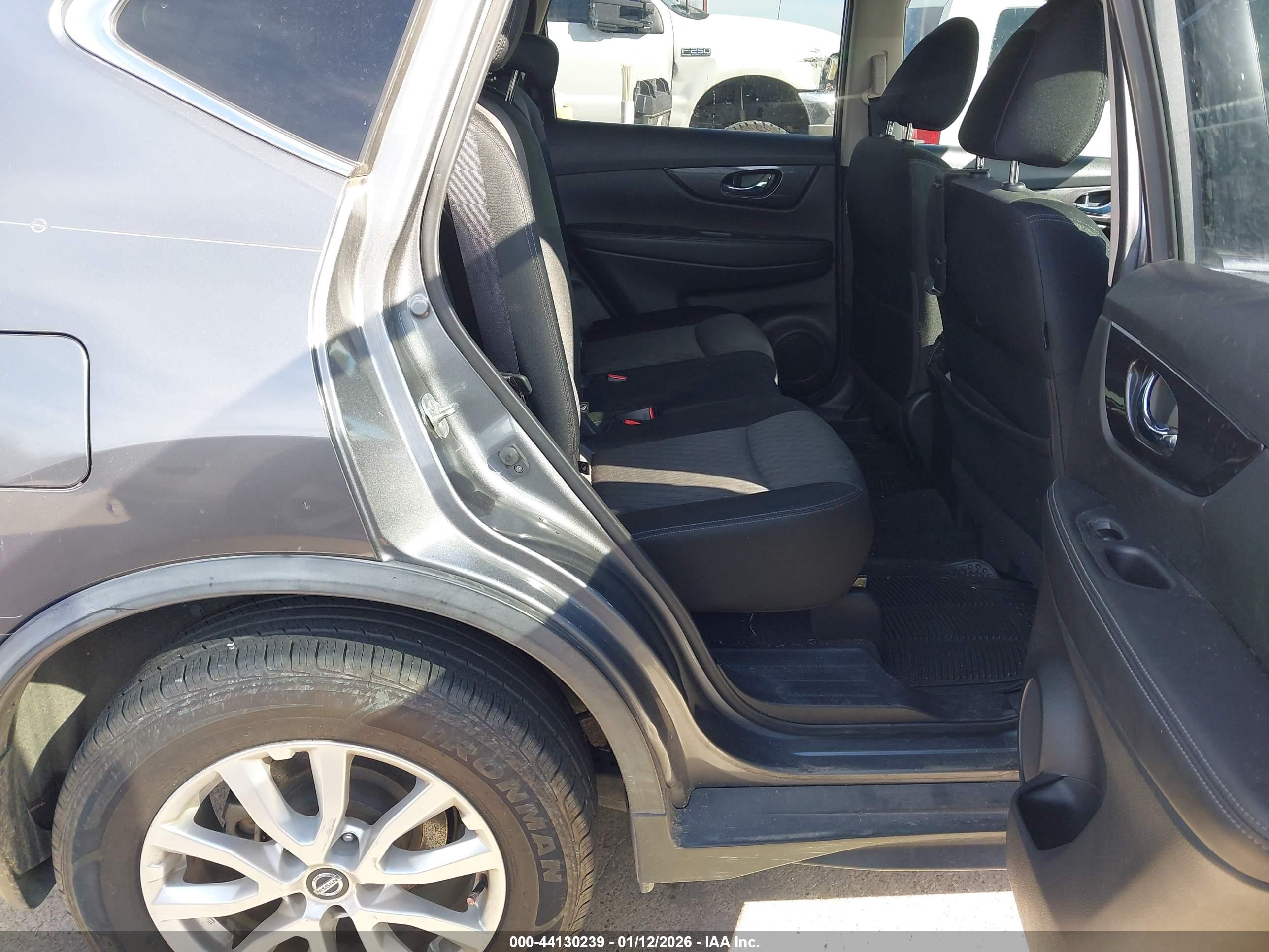 NISSAN ROGUE image 8