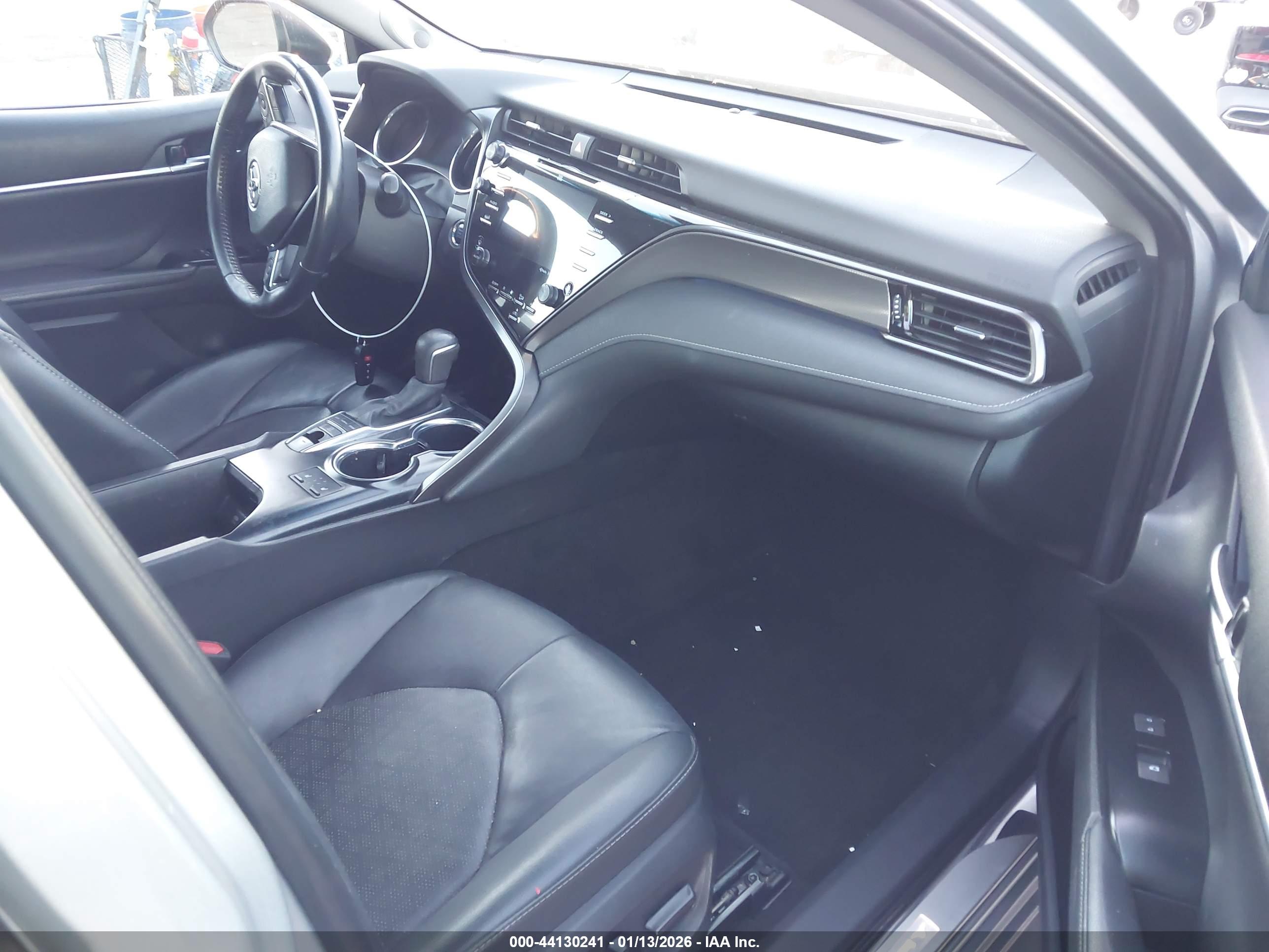 TOYOTA CAMRY image 5