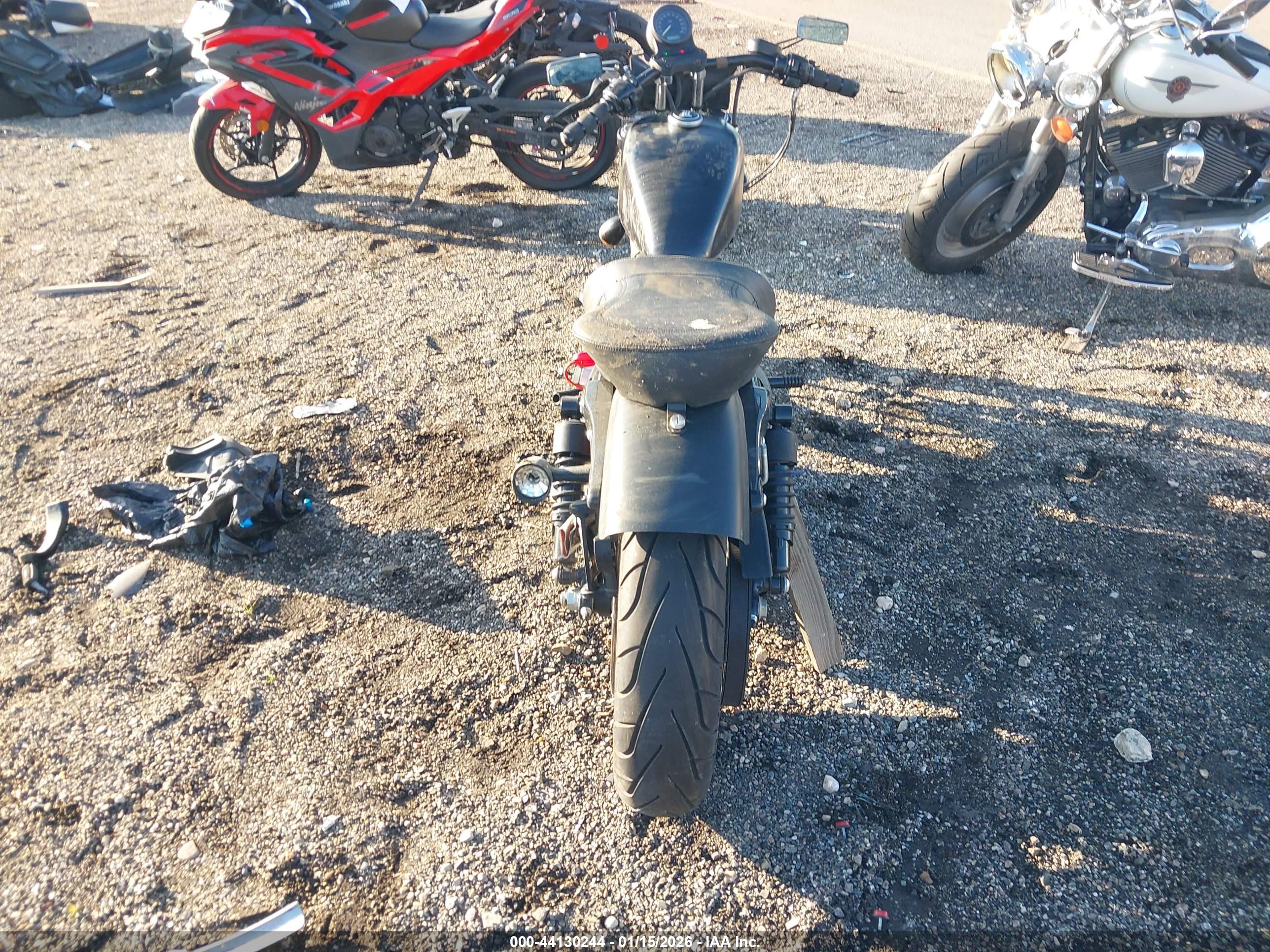 HARLEY-DAVIDSON XL883 image 6