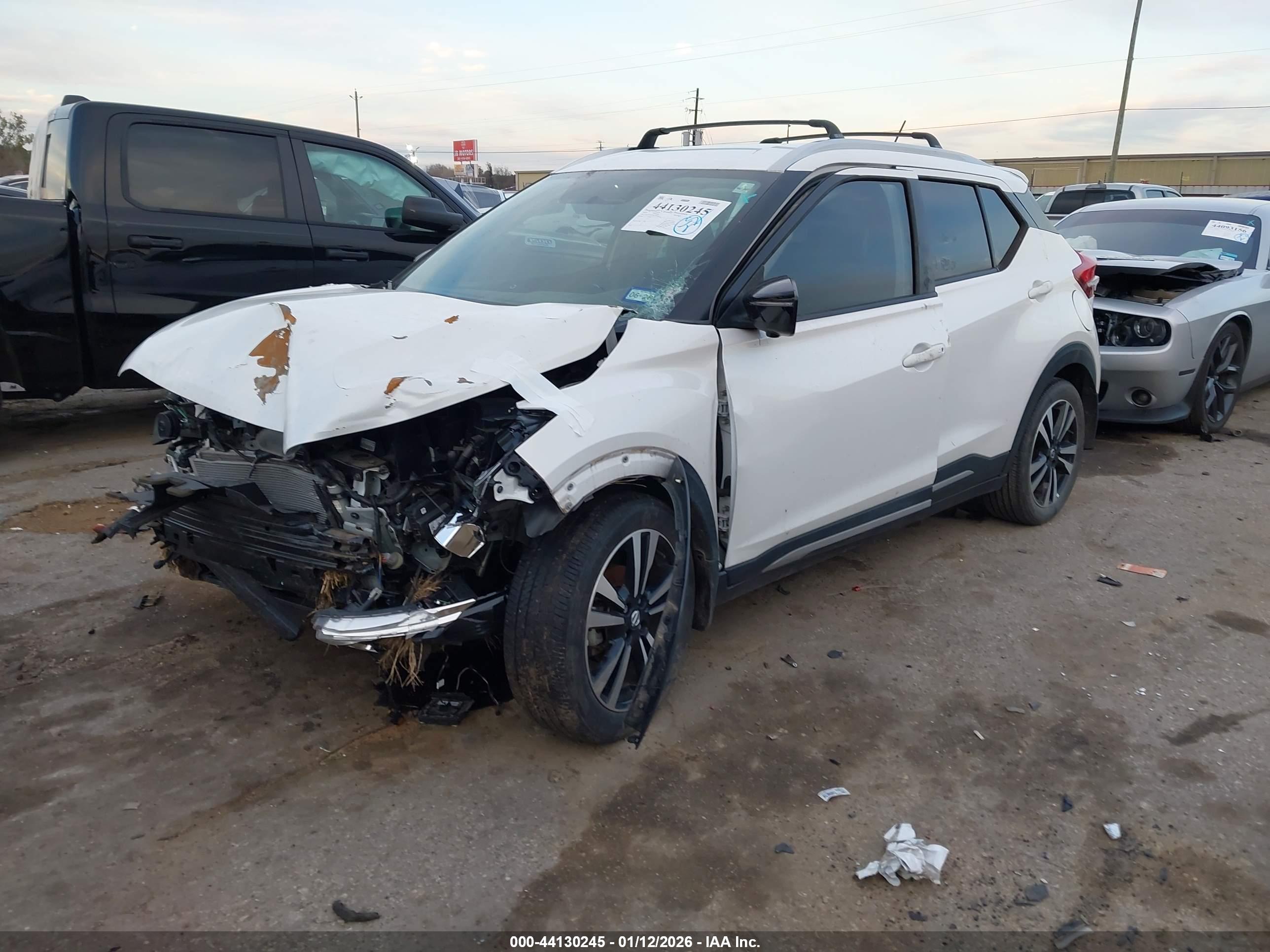NISSAN KICKS image 2