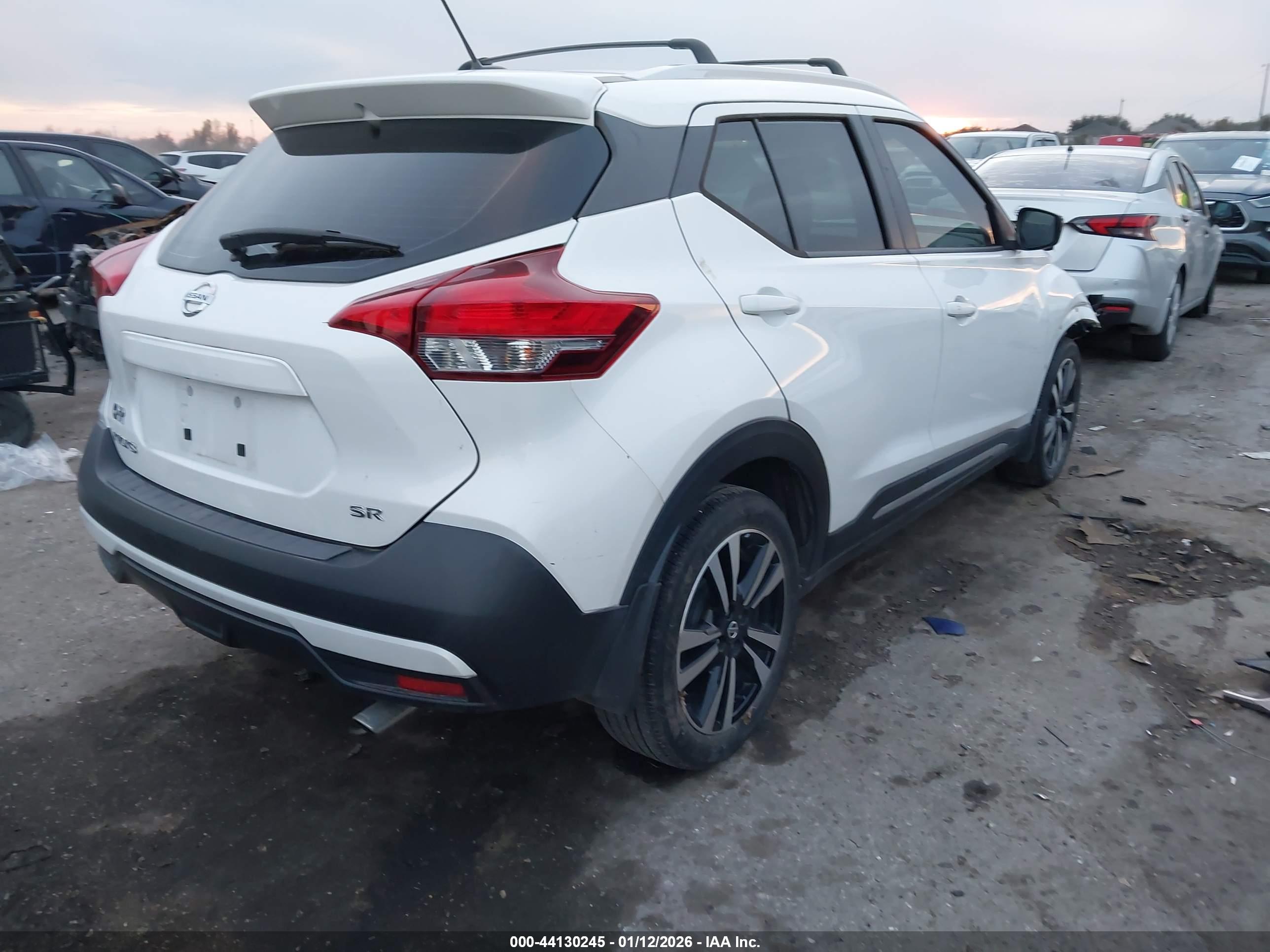 NISSAN KICKS image 4