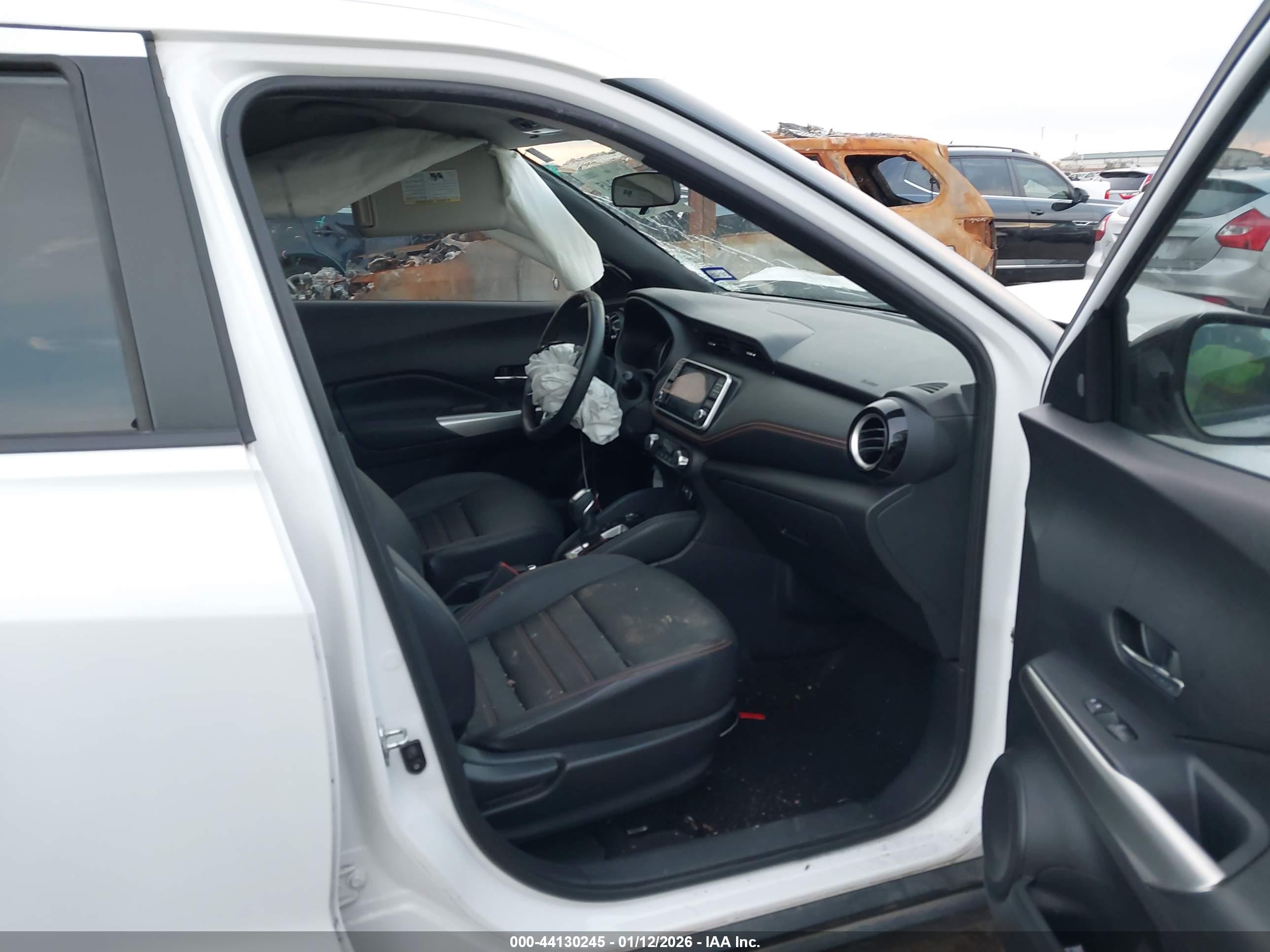 NISSAN KICKS image 5
