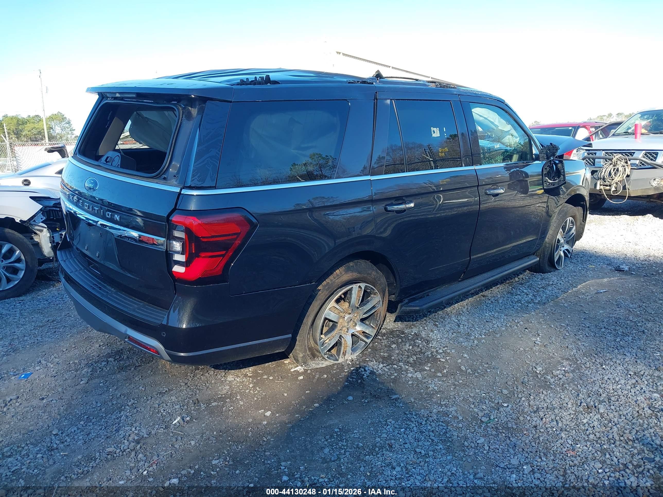 FORD EXPEDITION image 4