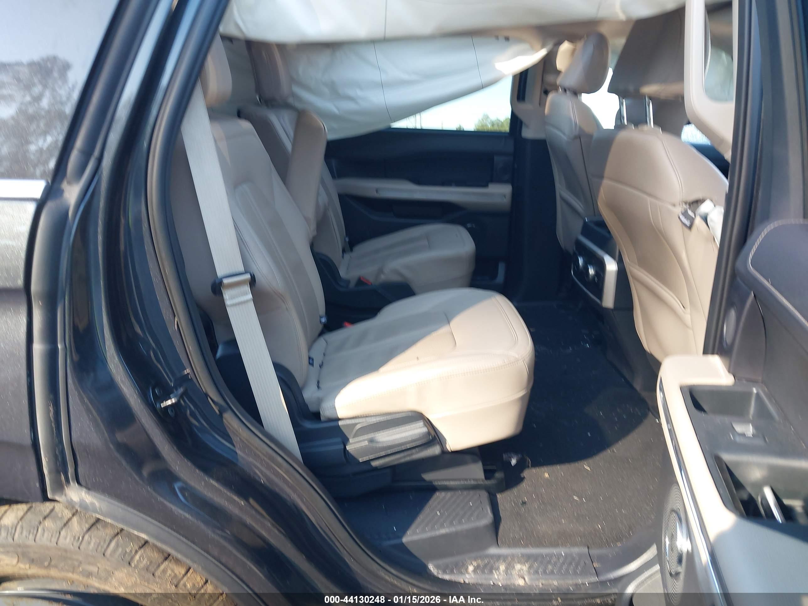 FORD EXPEDITION image 8