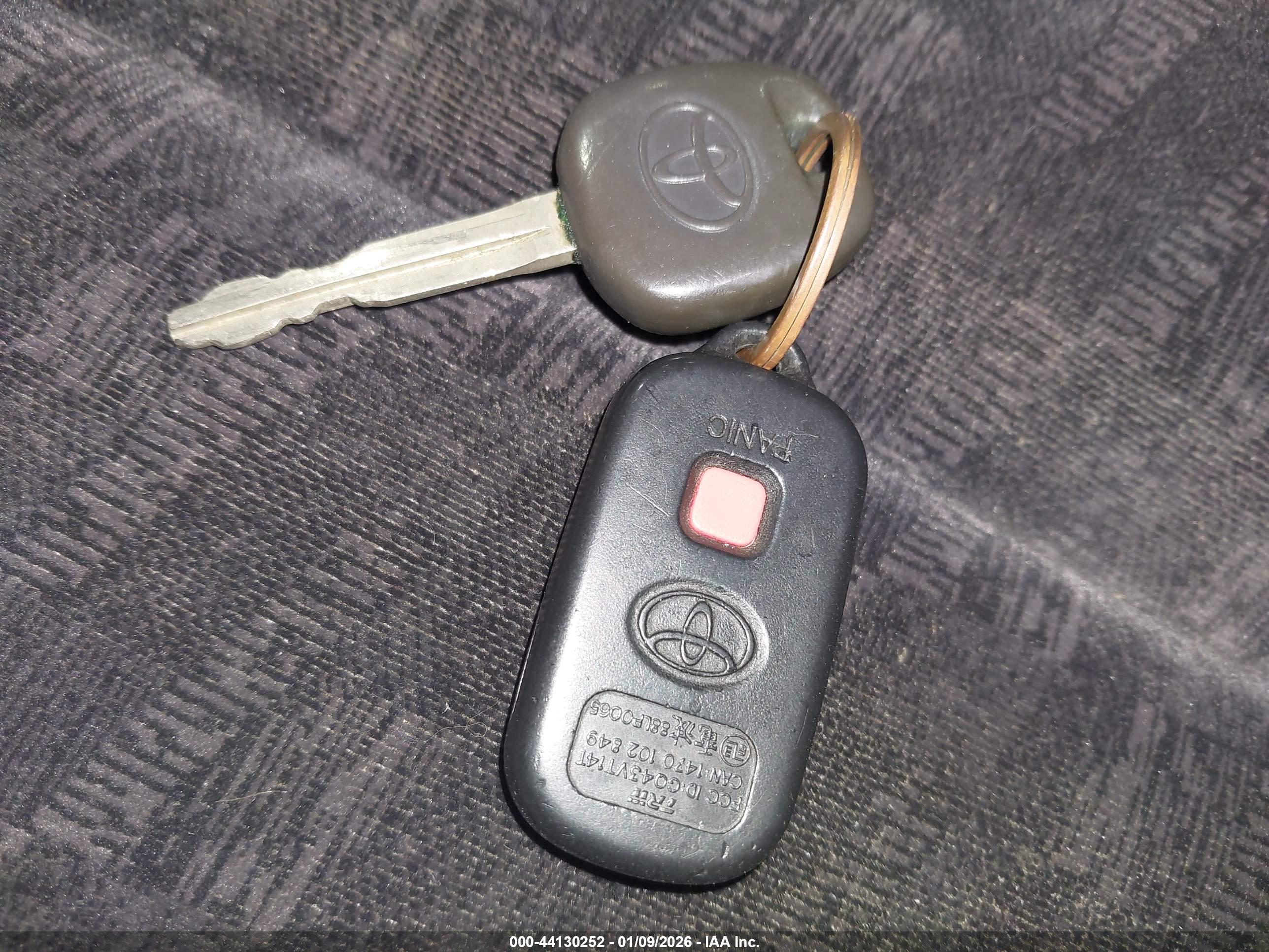 TOYOTA CAMRY image 11