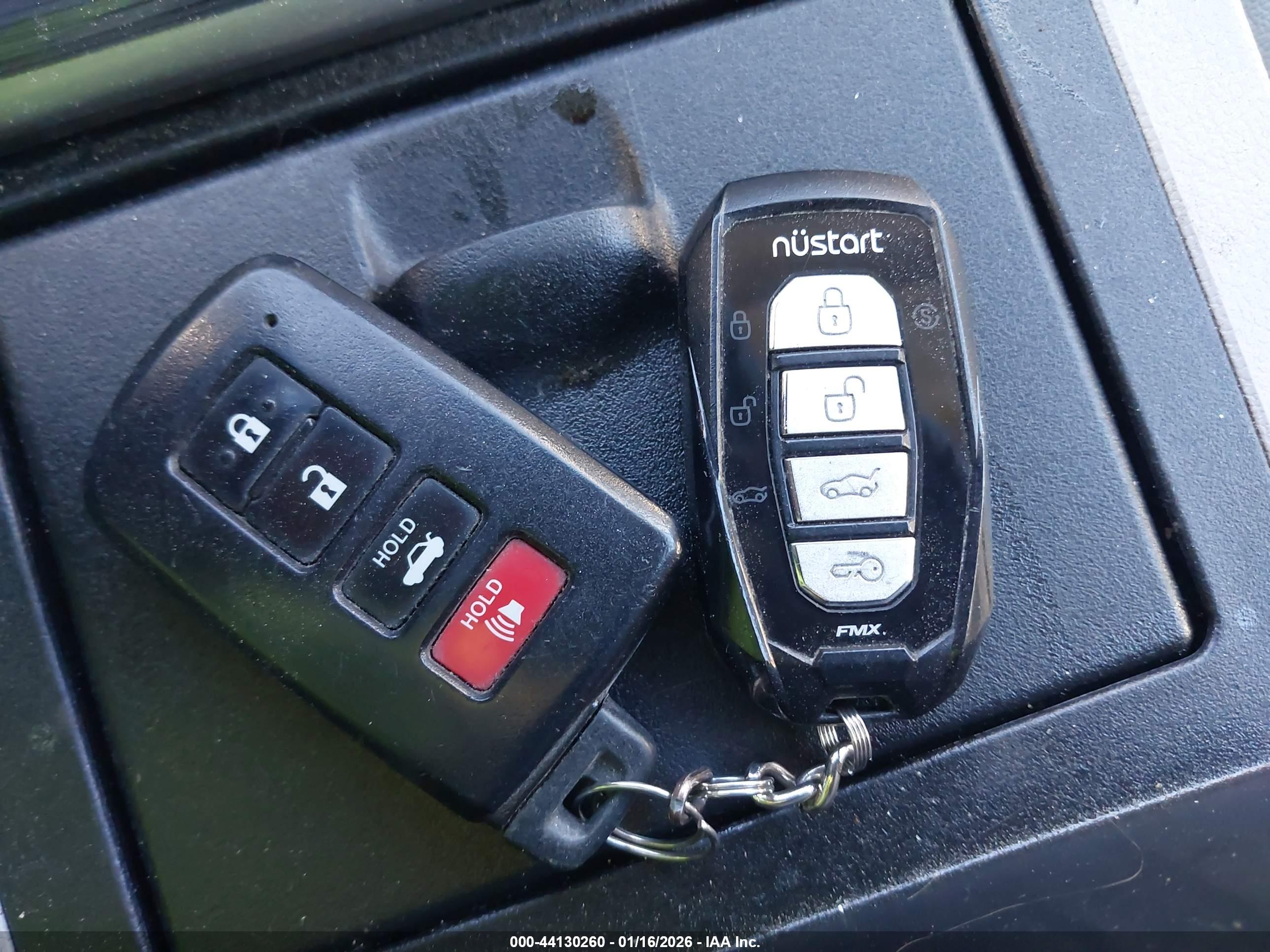 TOYOTA CAMRY image 11