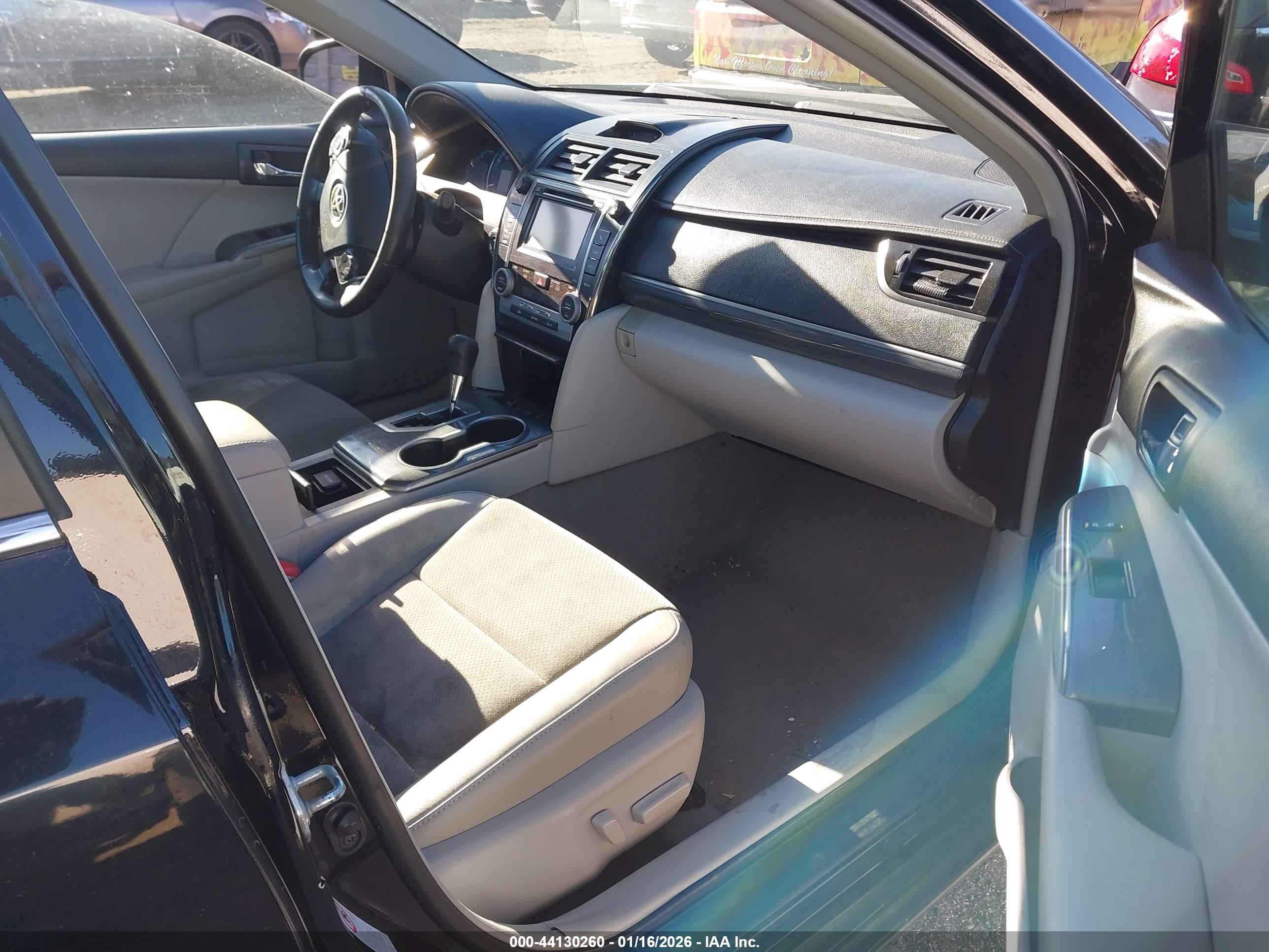 TOYOTA CAMRY image 5
