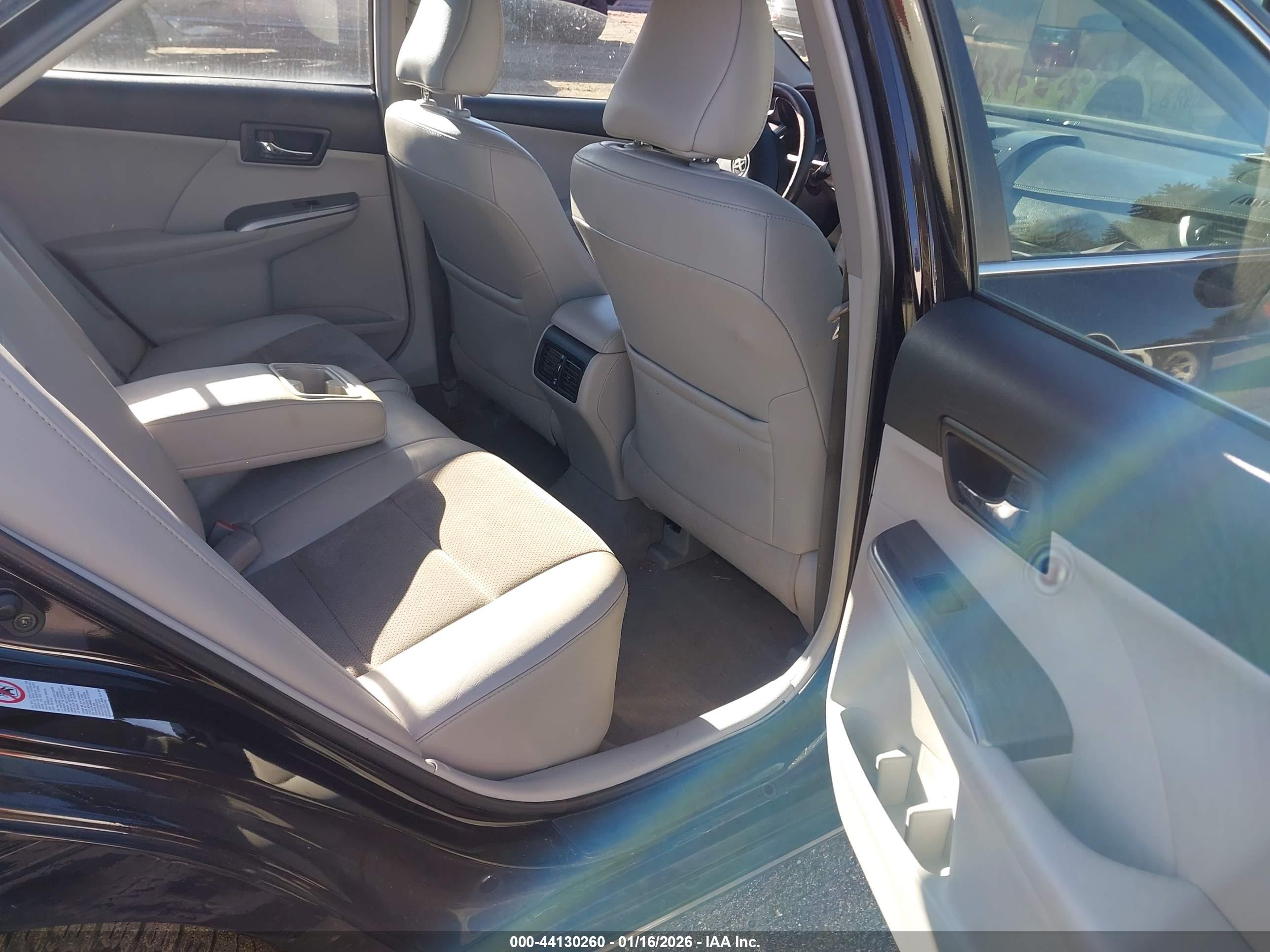 TOYOTA CAMRY image 8