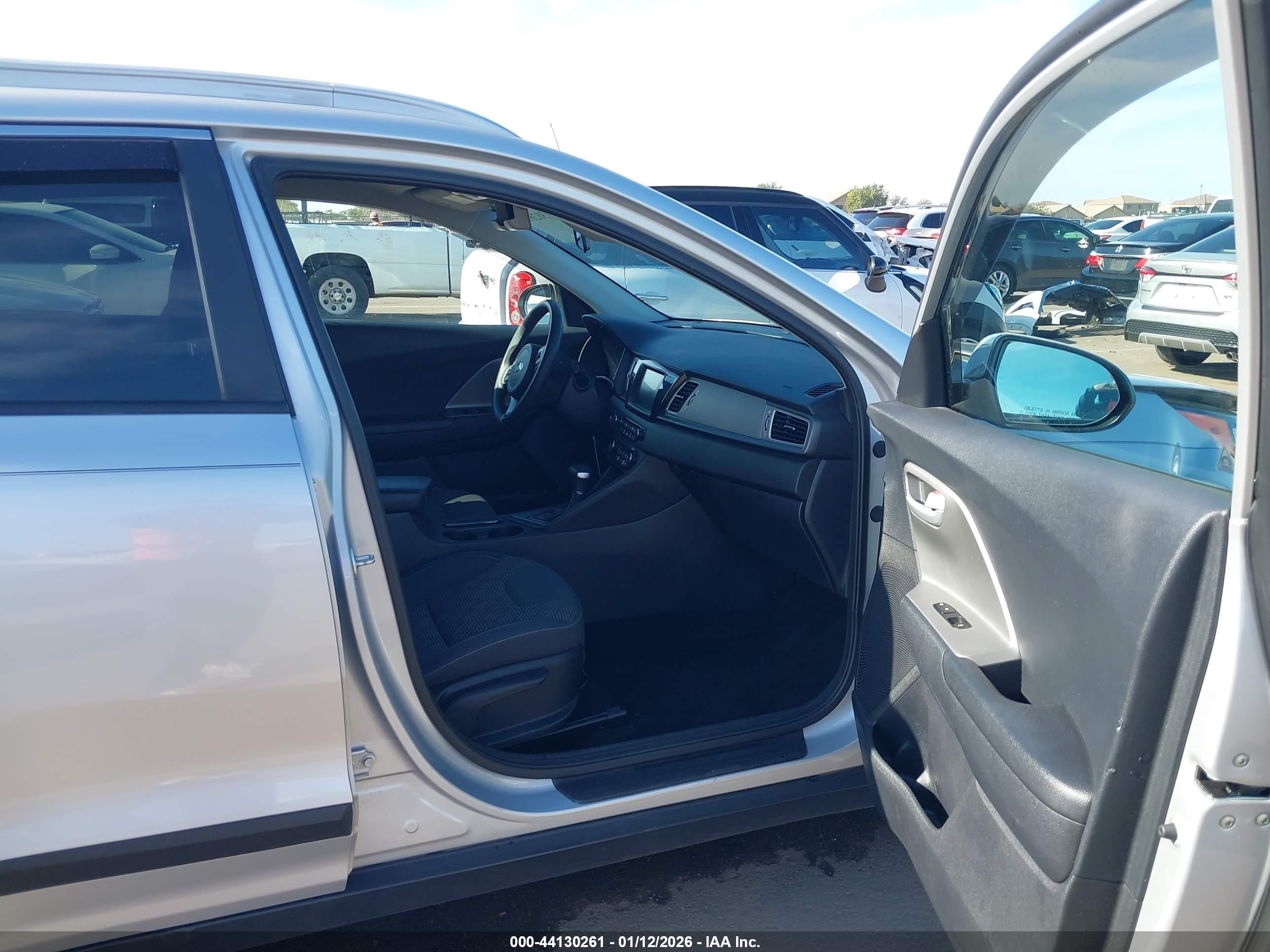 KIA NIRO image 5
