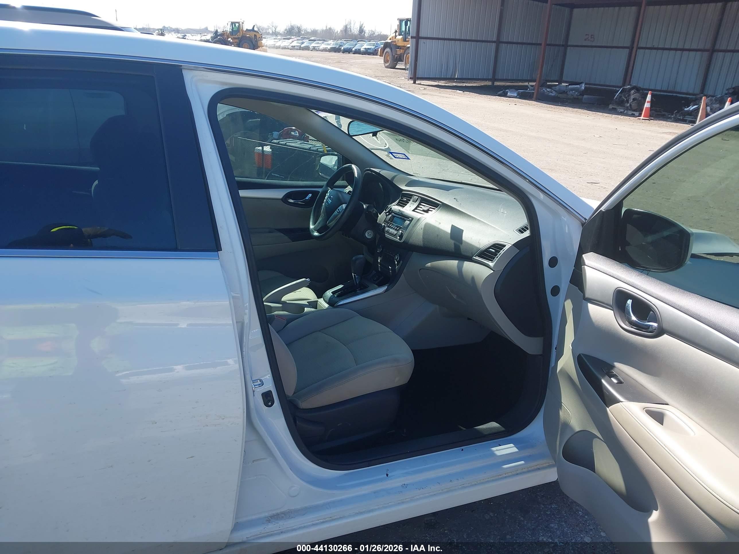 NISSAN SENTRA image 5