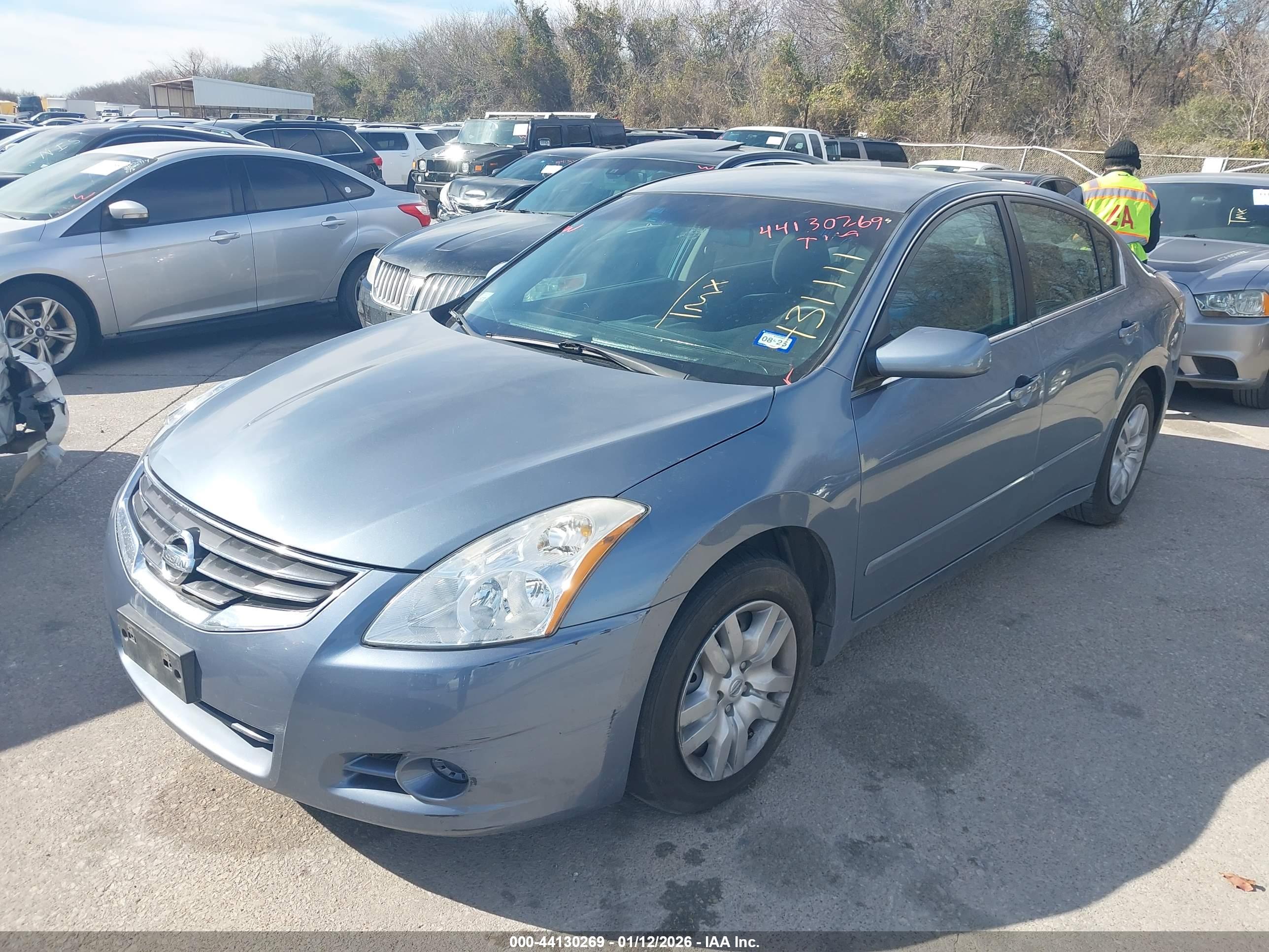 NISSAN ALTIMA image 2