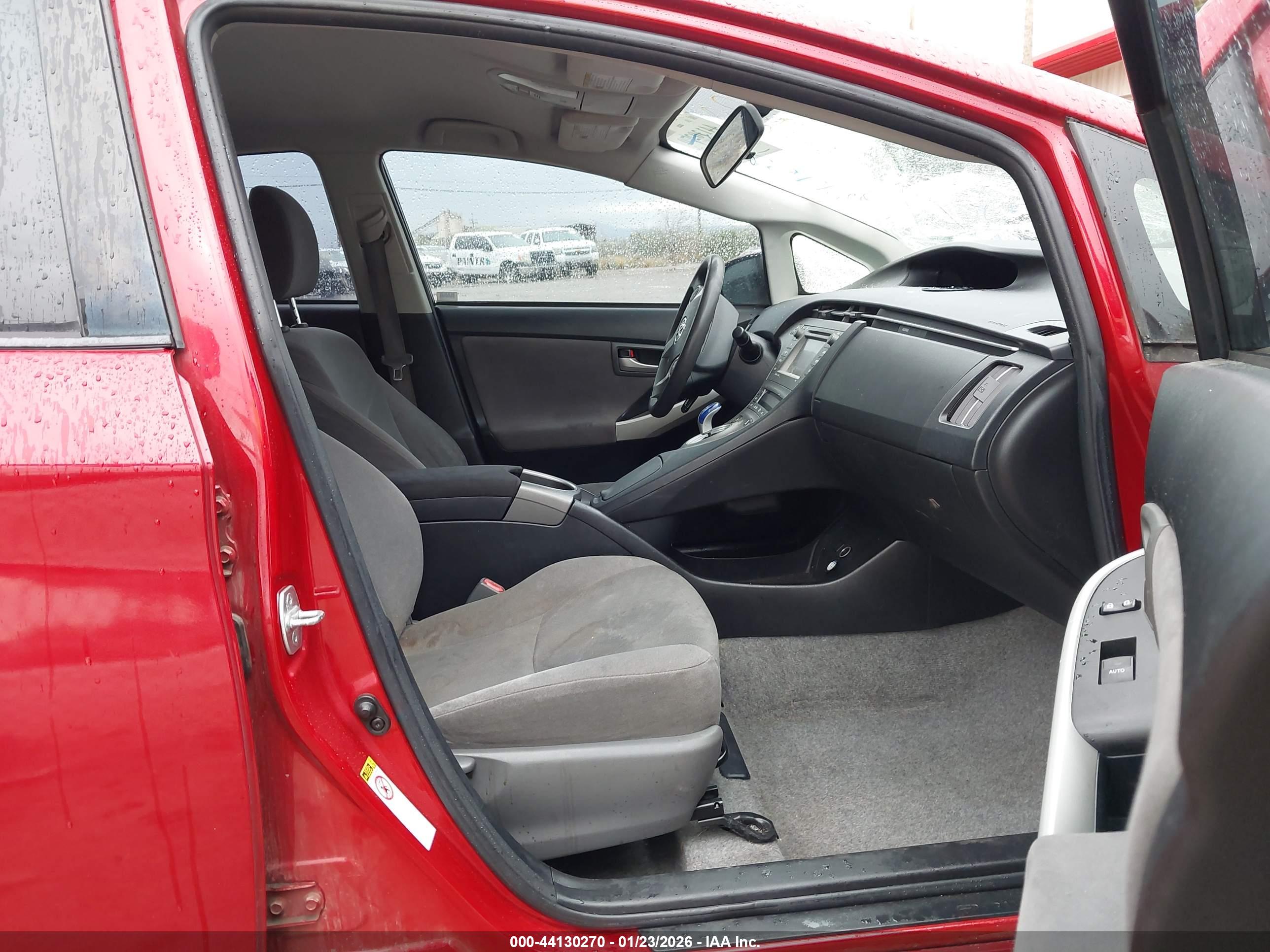 TOYOTA PRIUS image 5