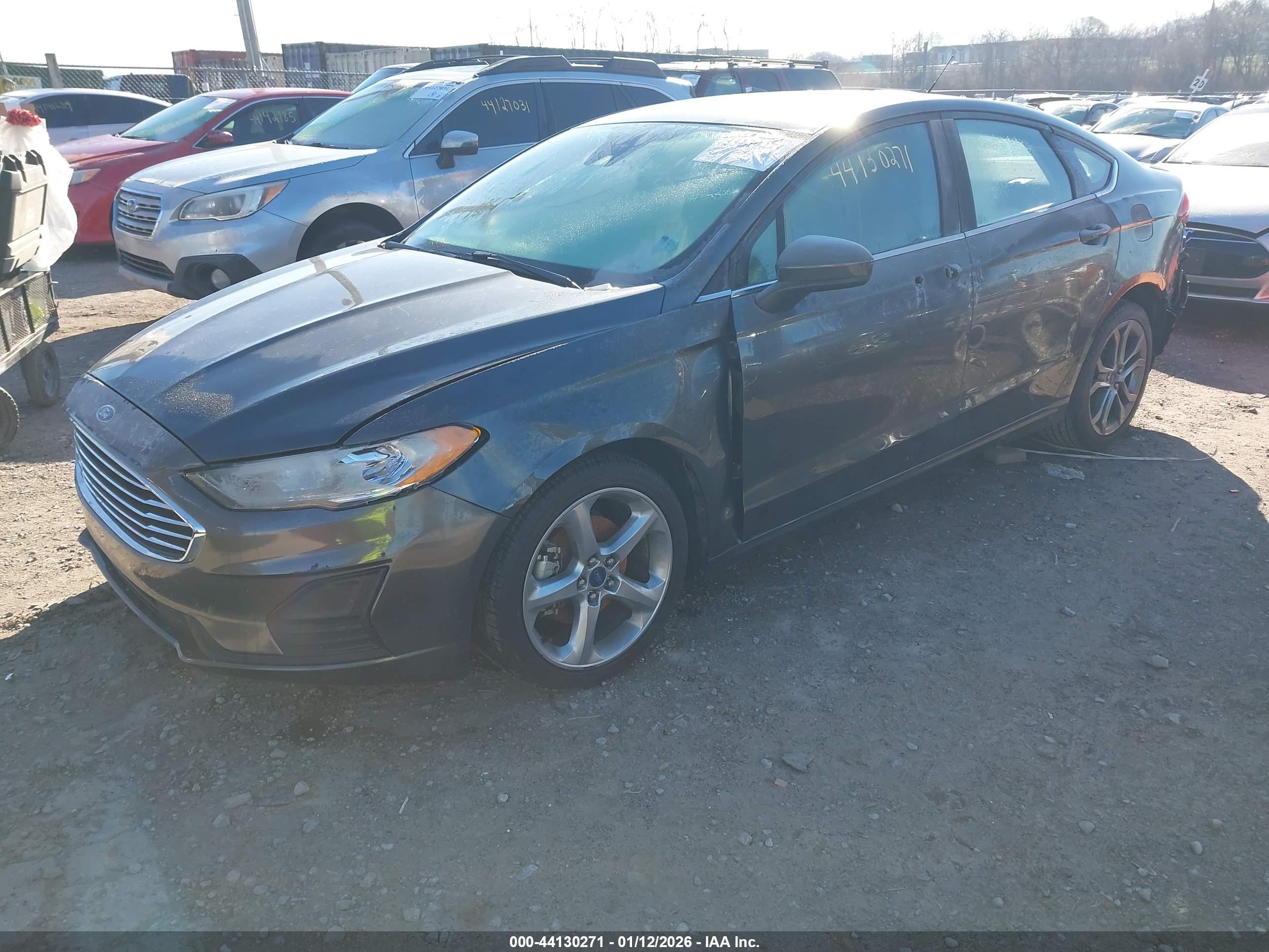FORD FUSION image 2
