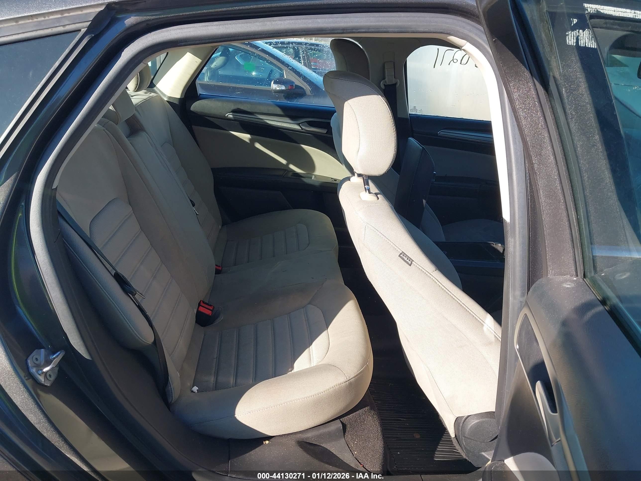 FORD FUSION image 8