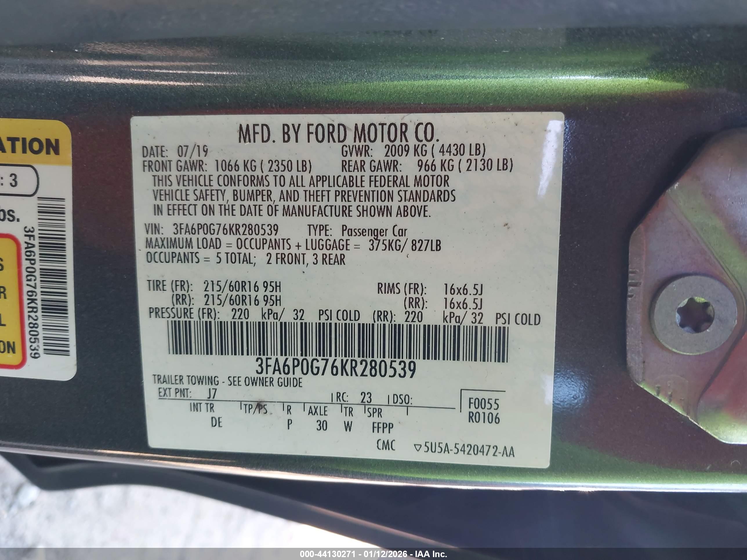 FORD FUSION image 9