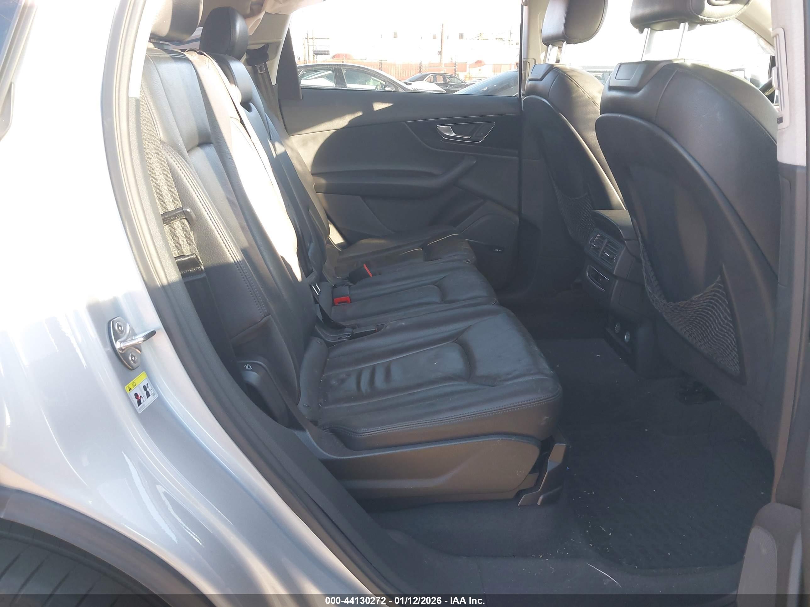 AUDI Q7 image 8