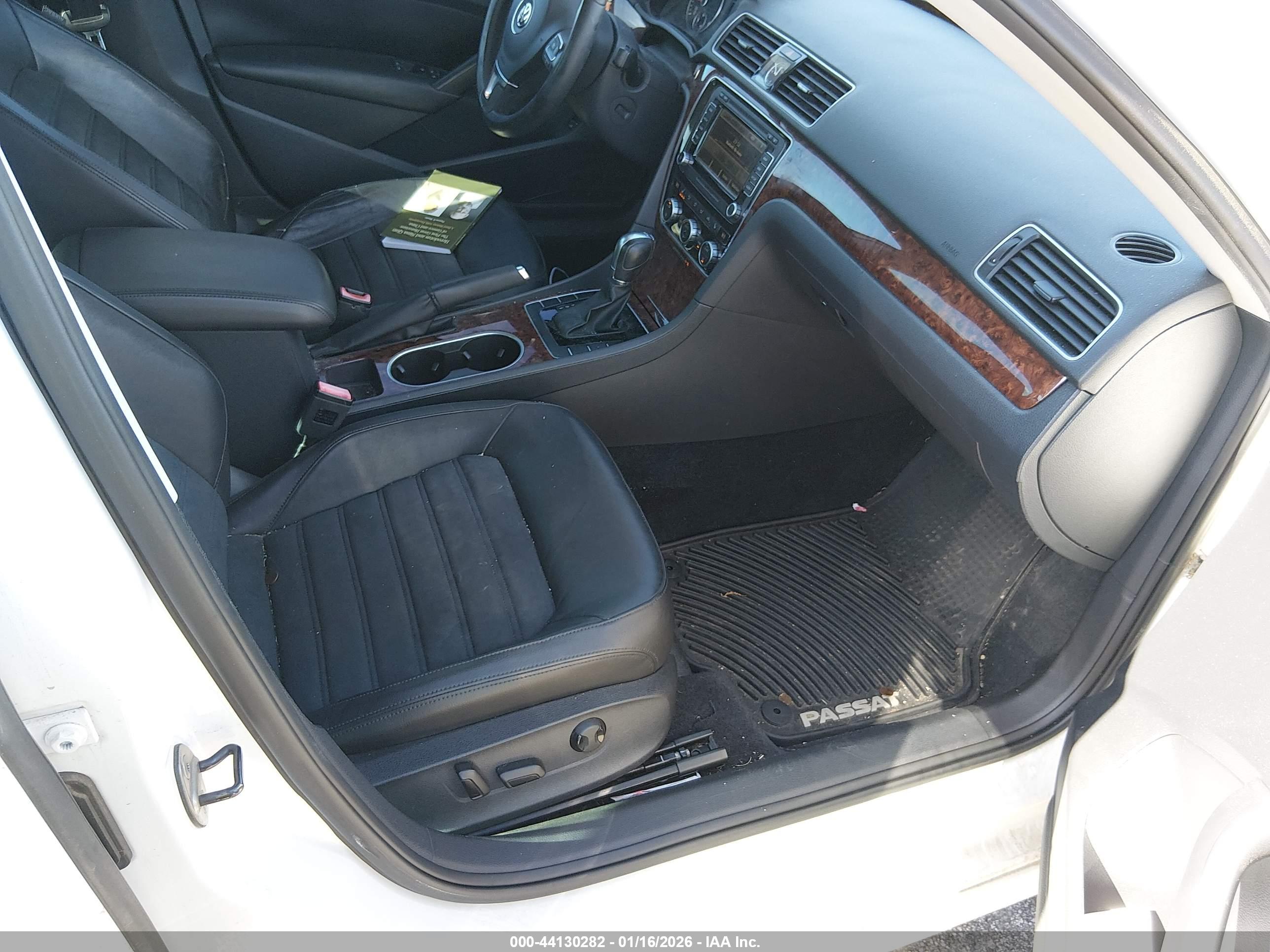 VOLKSWAGEN PASSAT image 5