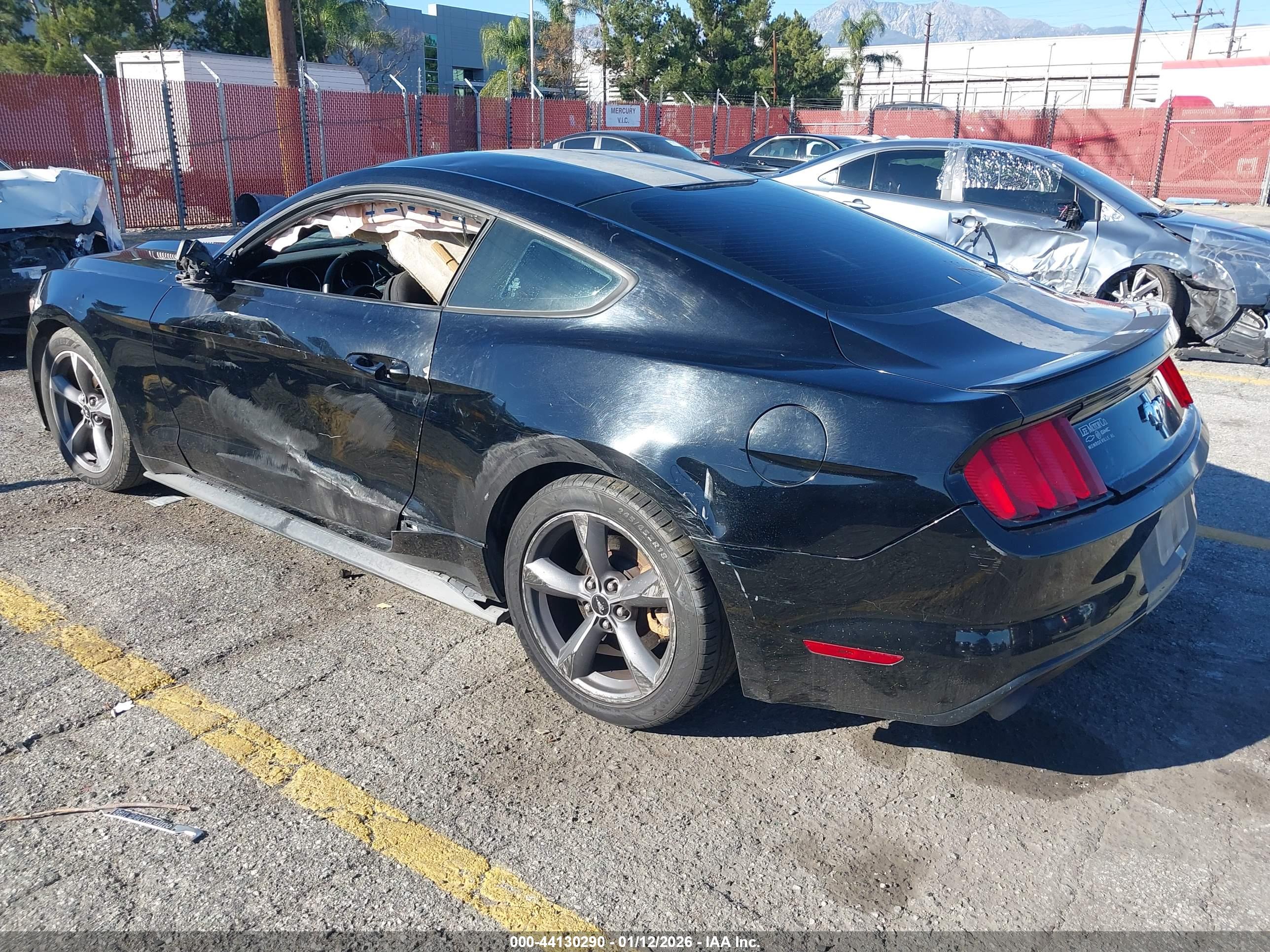 FORD MUSTANG image 3