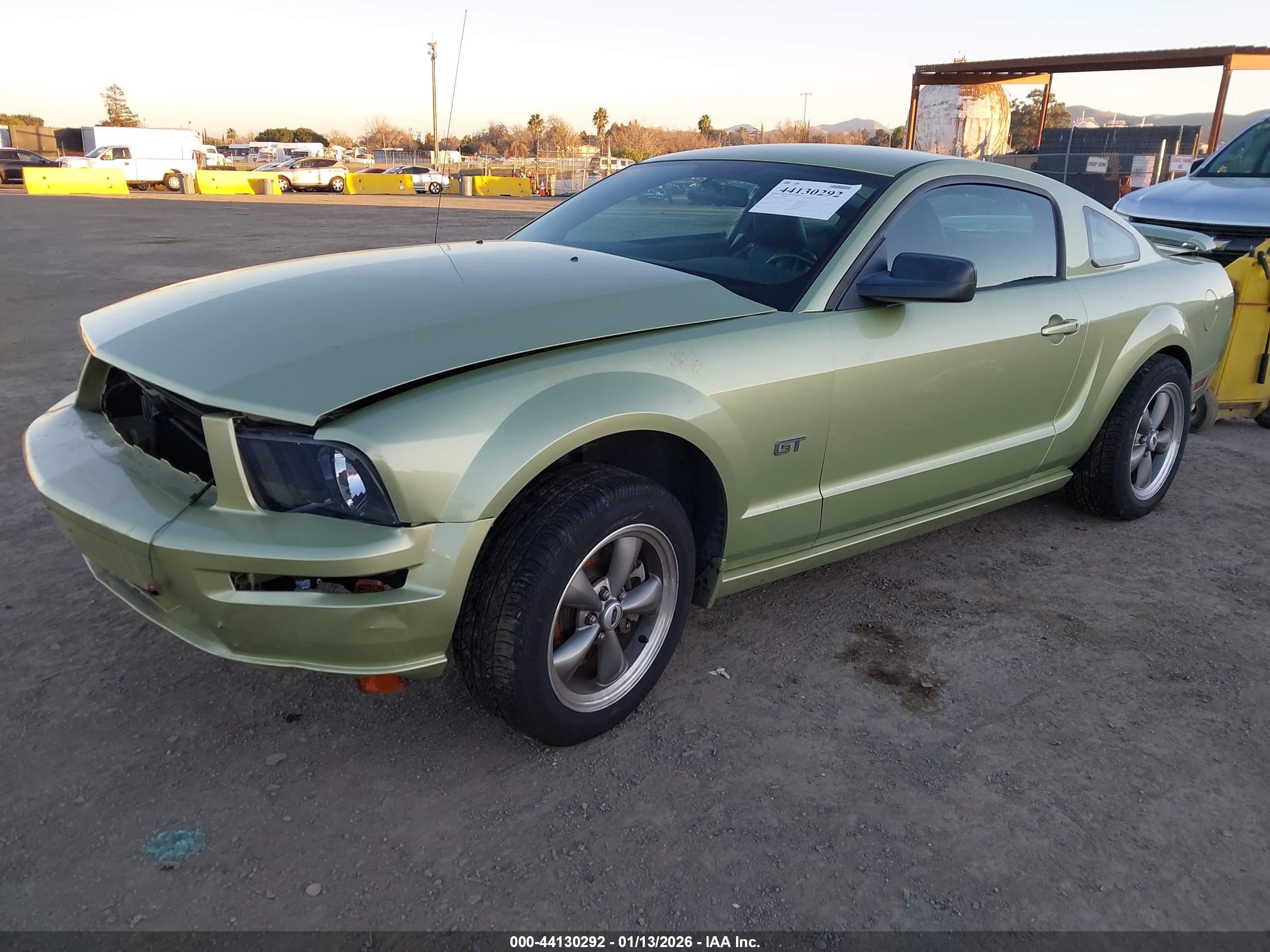 FORD MUSTANG image 2