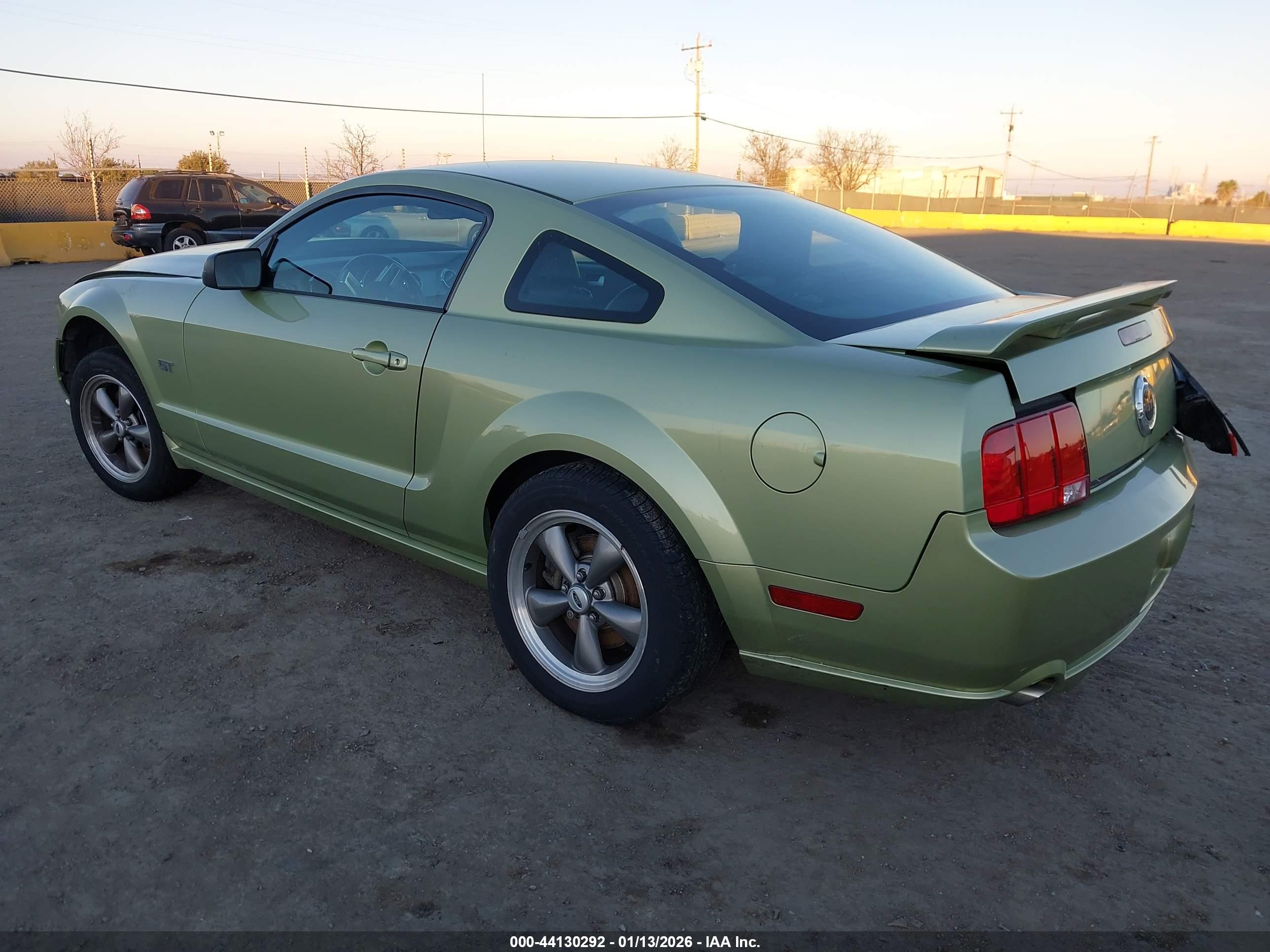 FORD MUSTANG image 3