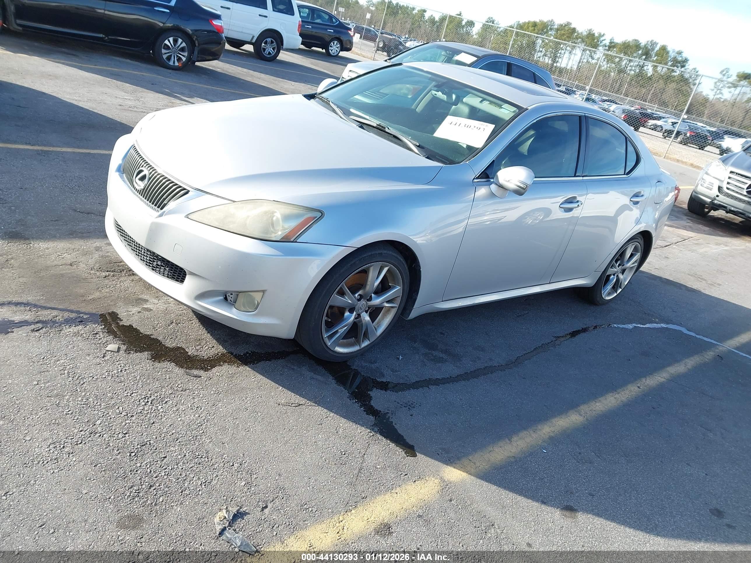 LEXUS IS image 2