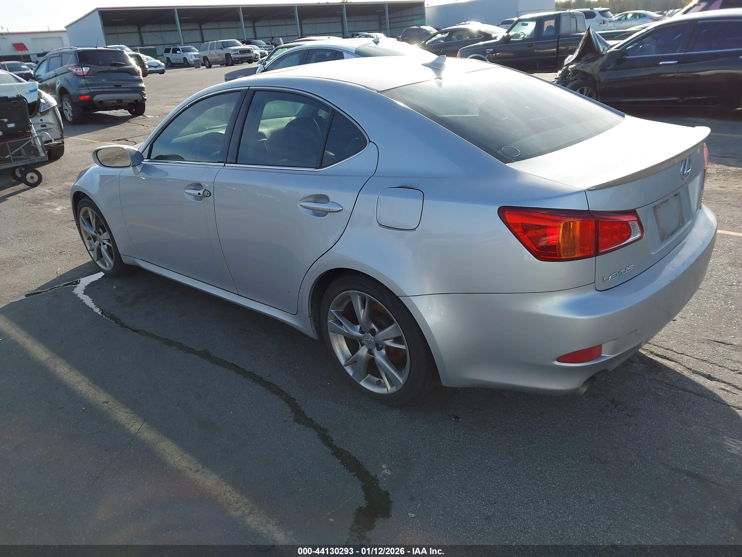 LEXUS IS image 3