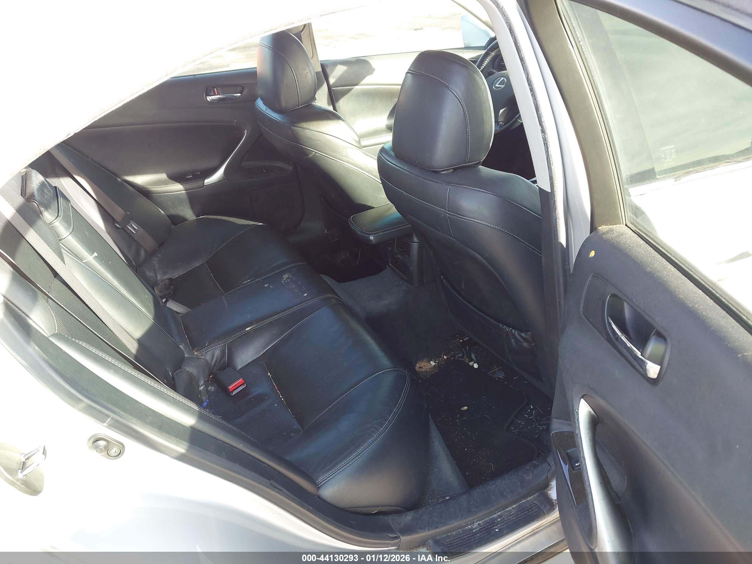 LEXUS IS image 8