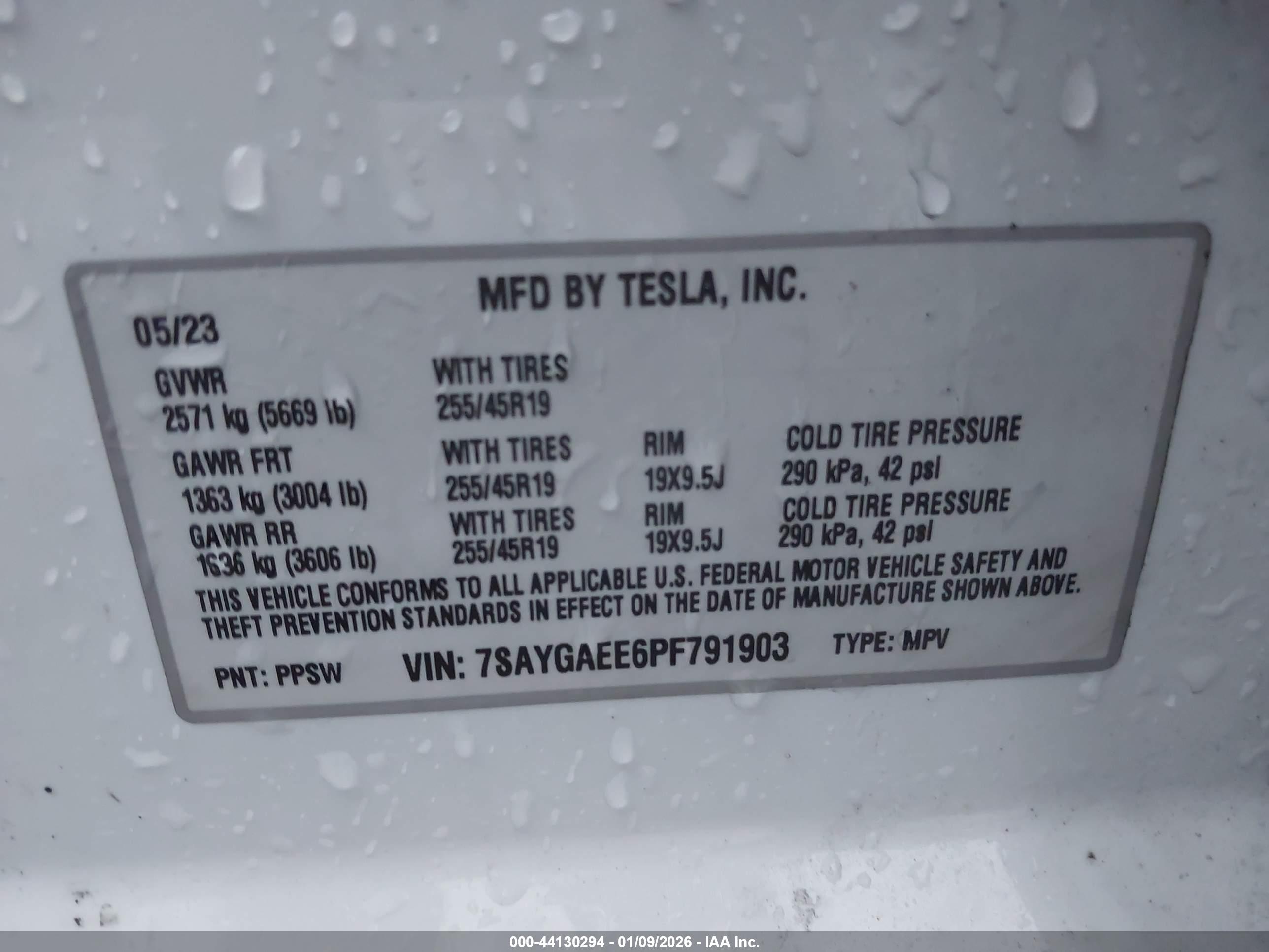TESLA MODEL image 9