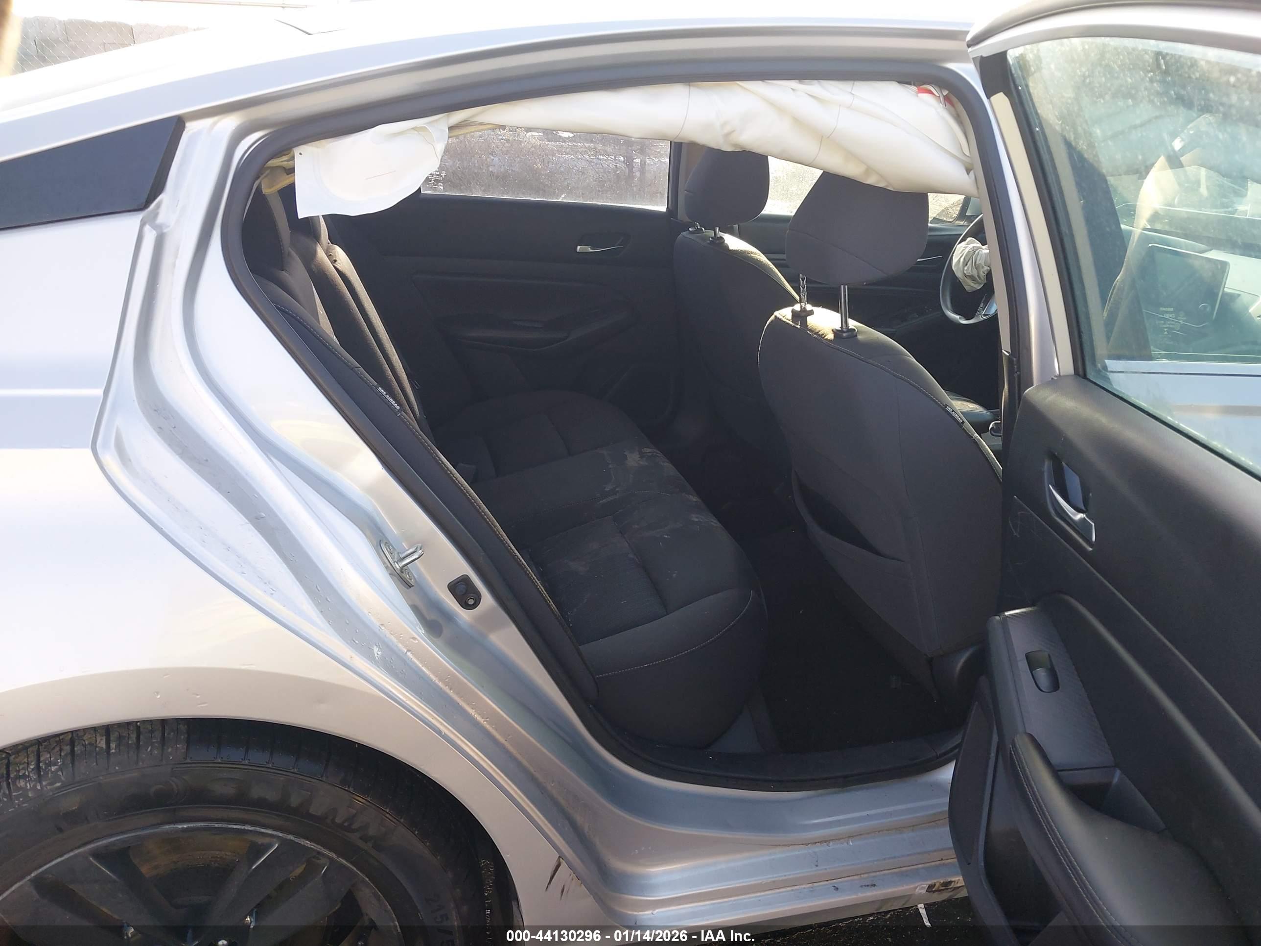 NISSAN ALTIMA image 8