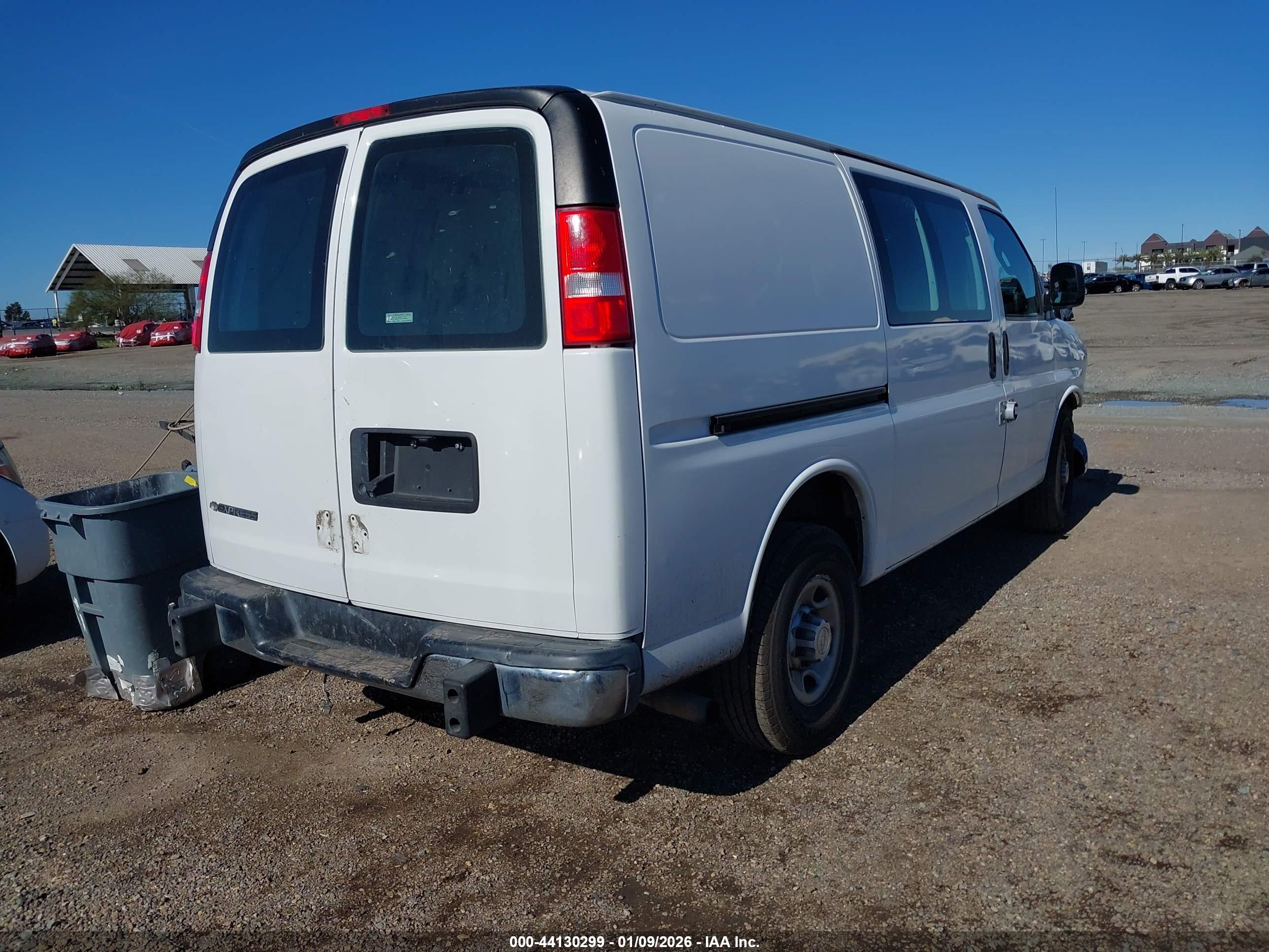 CHEVROLET EXPRESS image 4