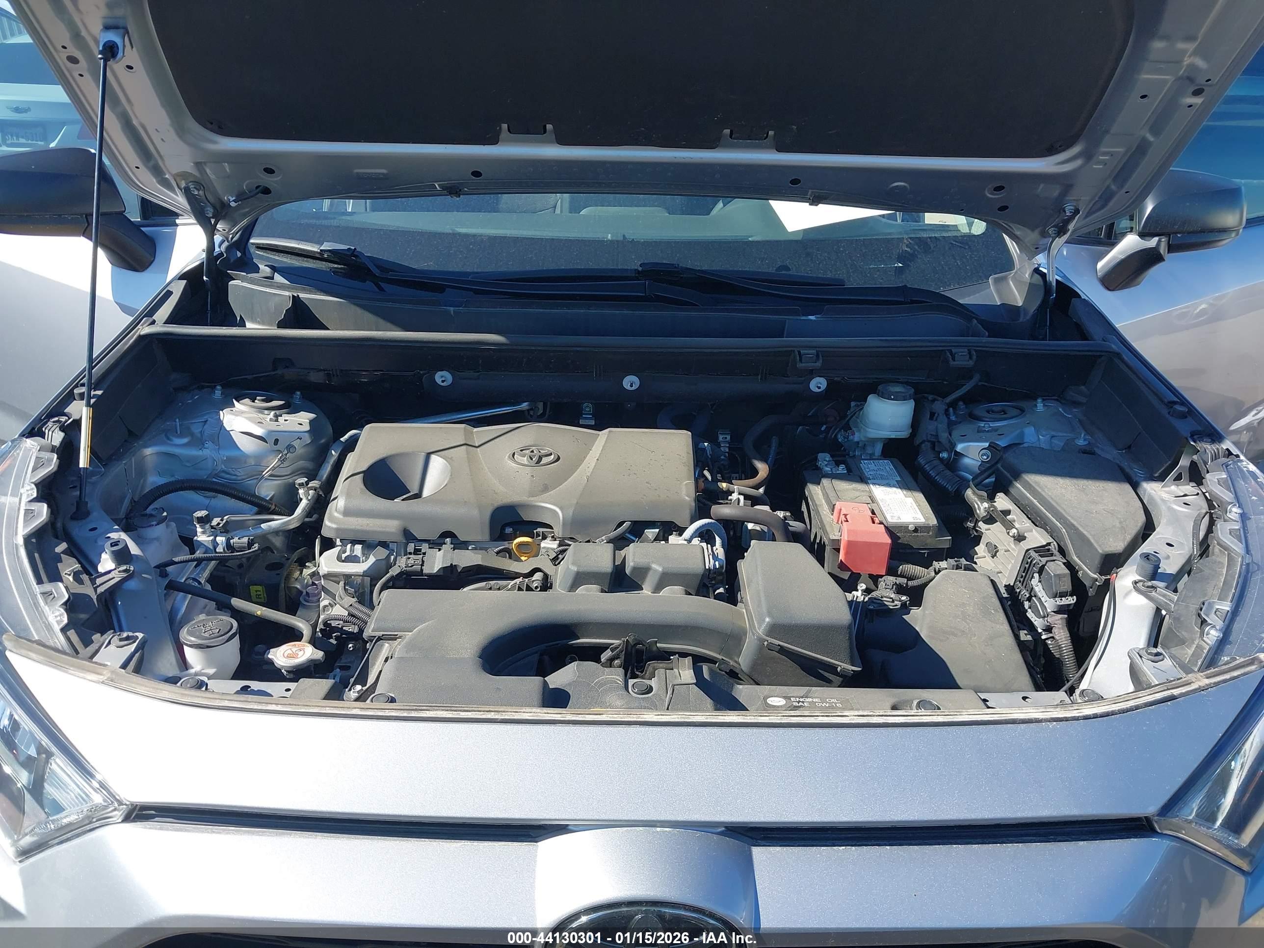 TOYOTA RAV4 image 10