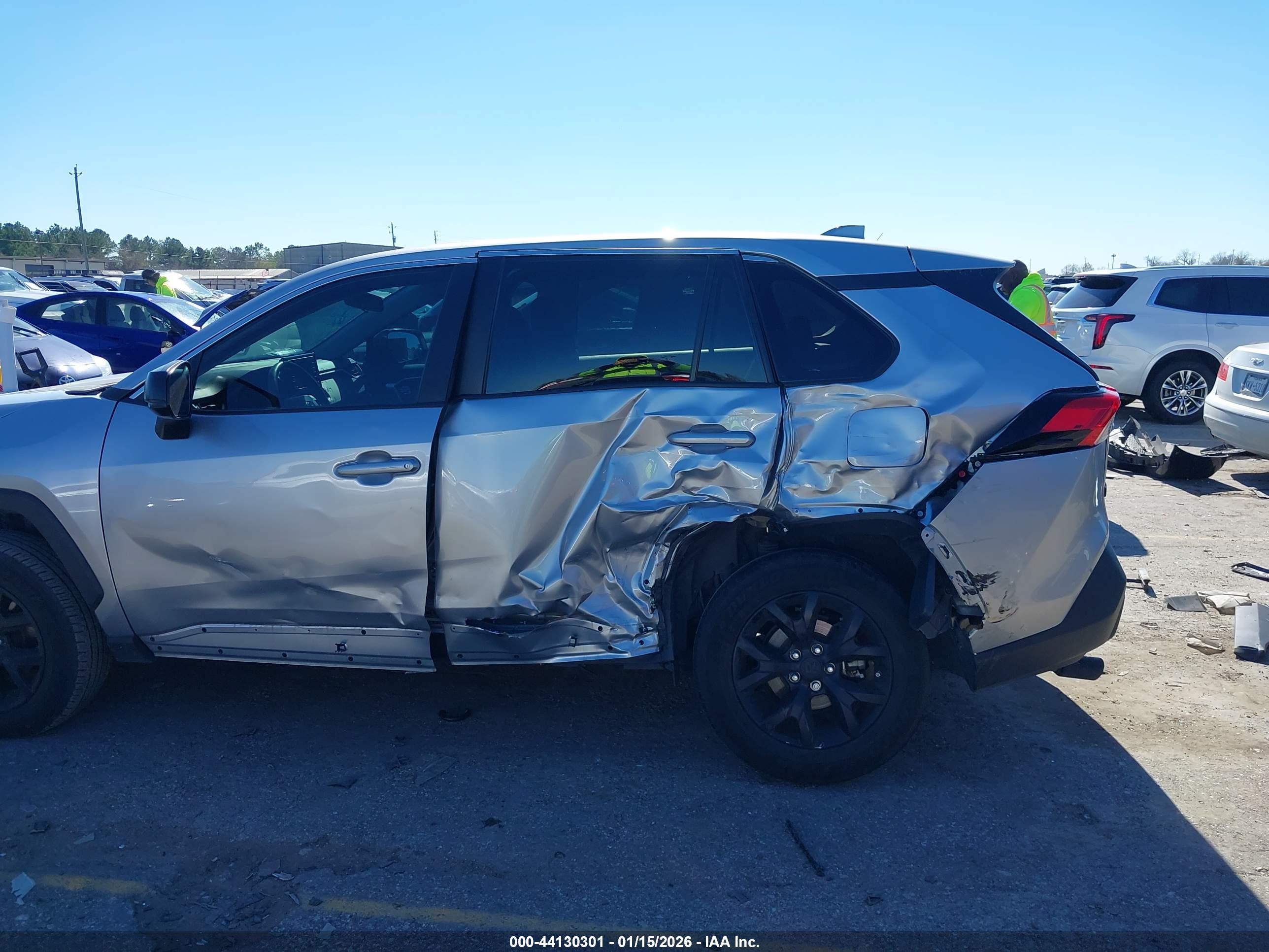 TOYOTA RAV4 image 6
