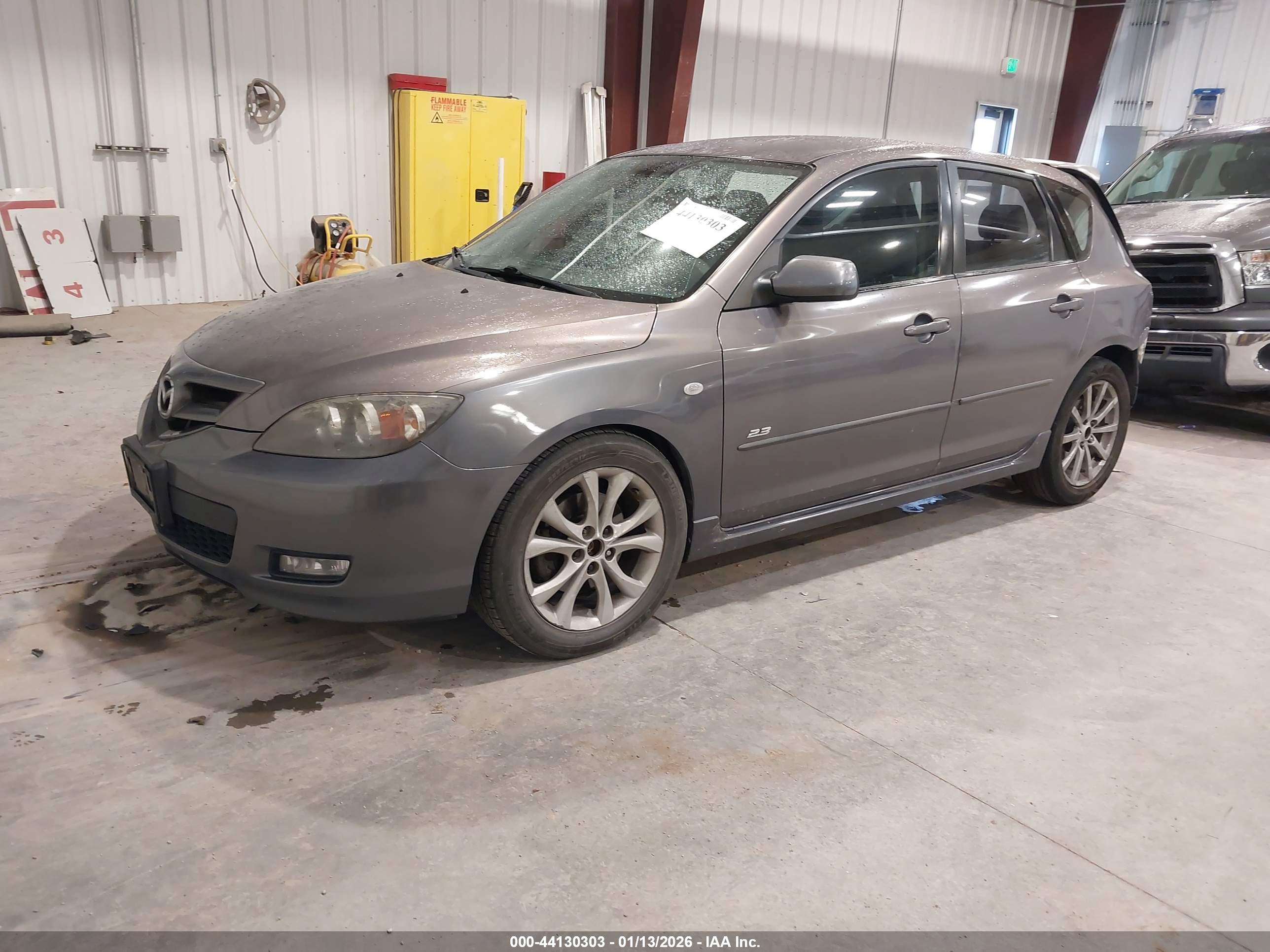 MAZDA MAZDA3 image 2