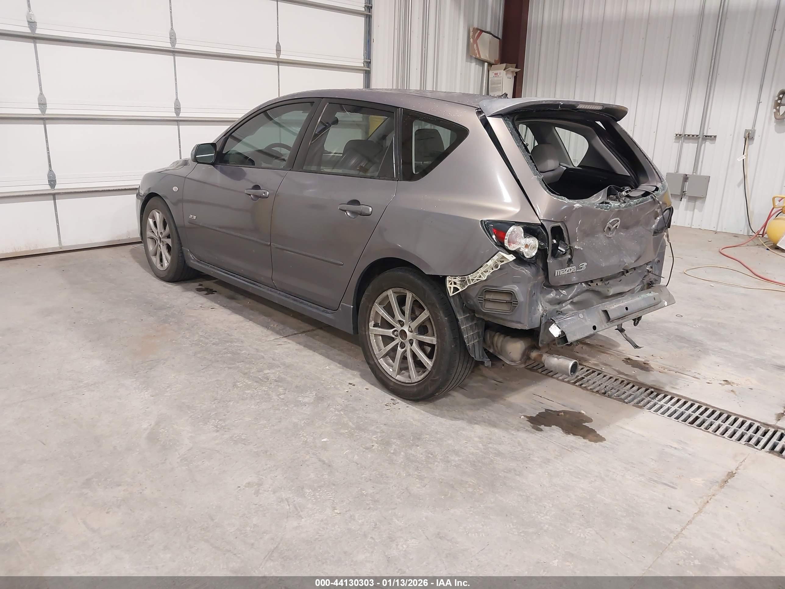 MAZDA MAZDA3 image 3