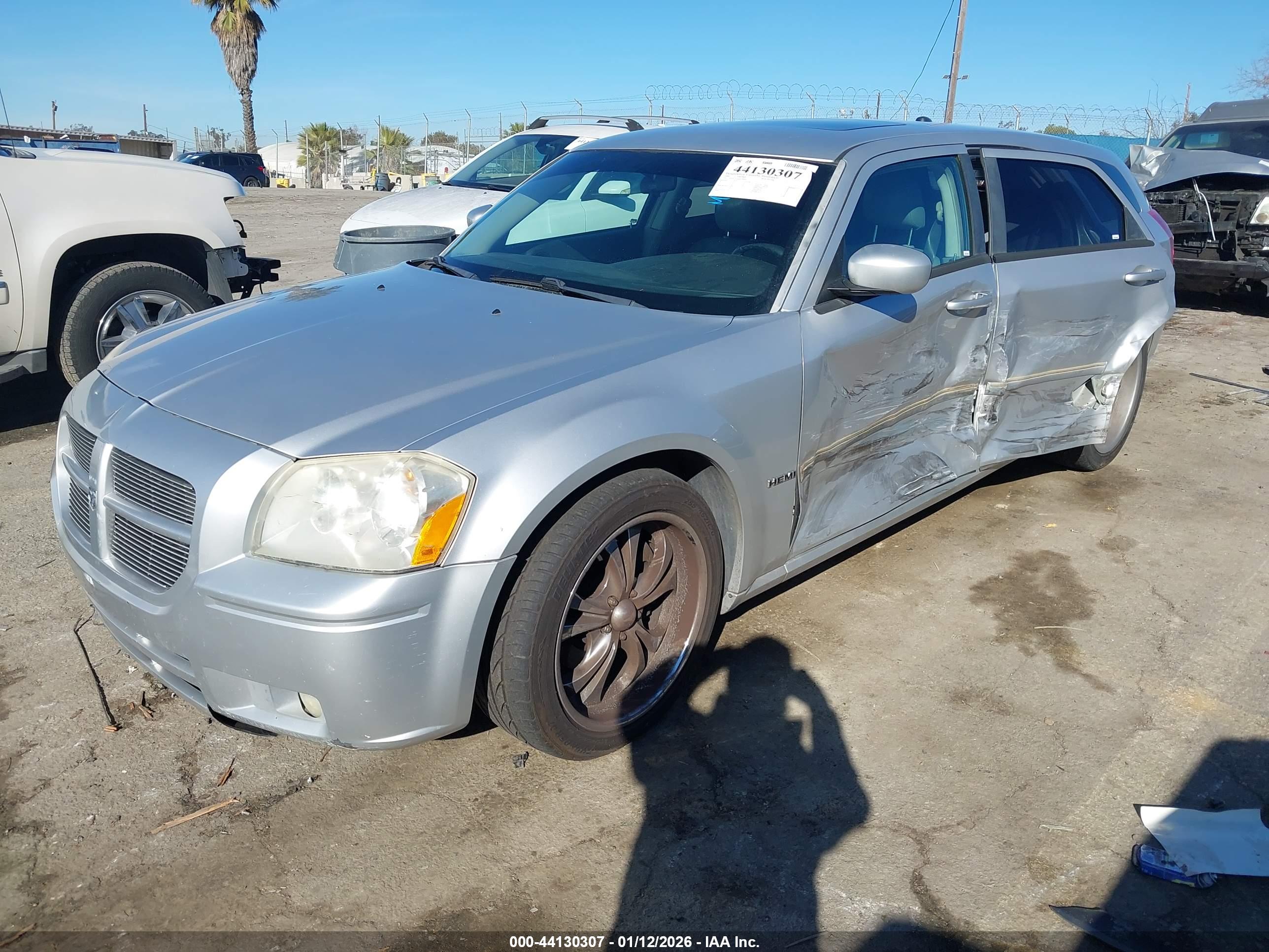 DODGE MAGNUM image 2