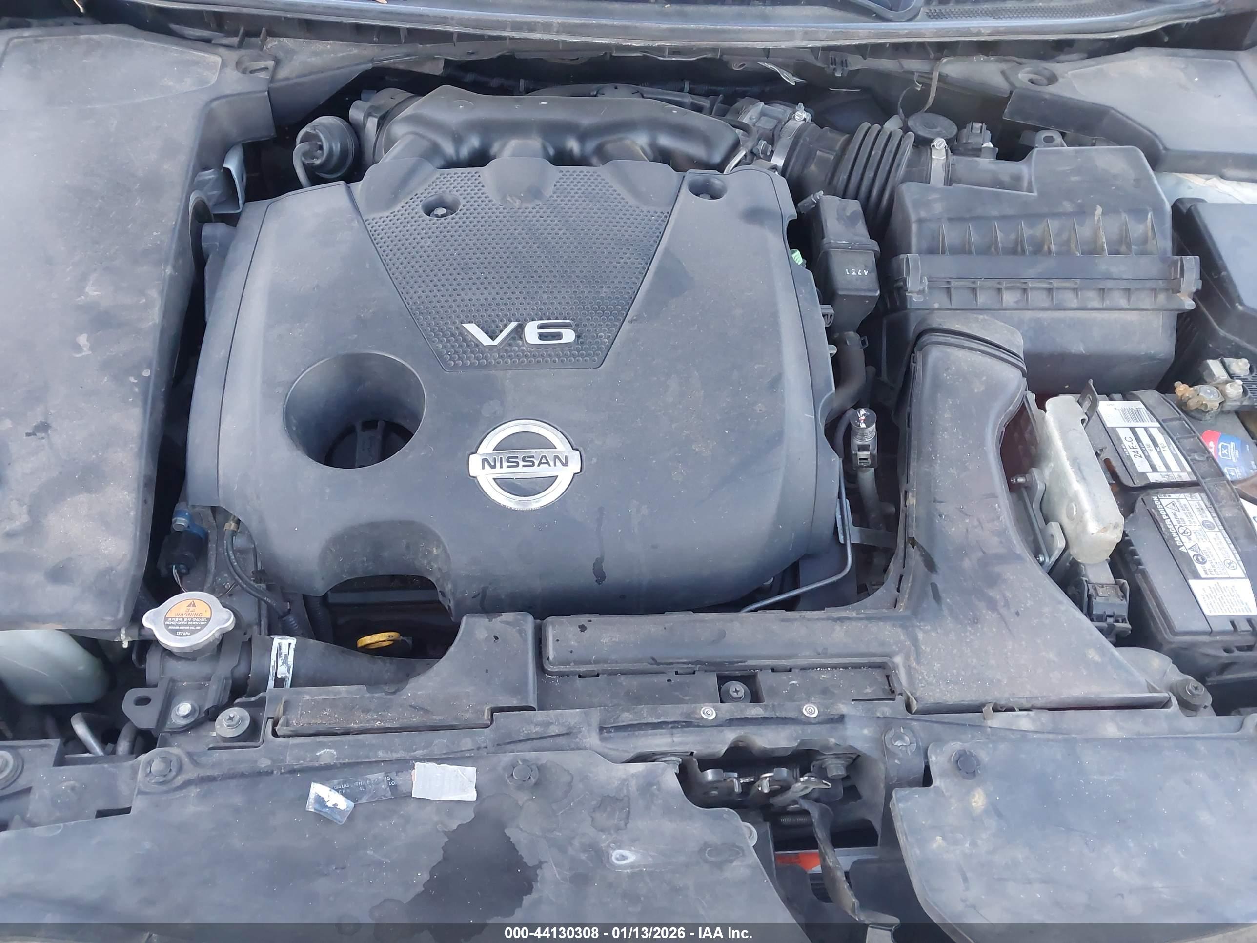 NISSAN MAXIMA image 10