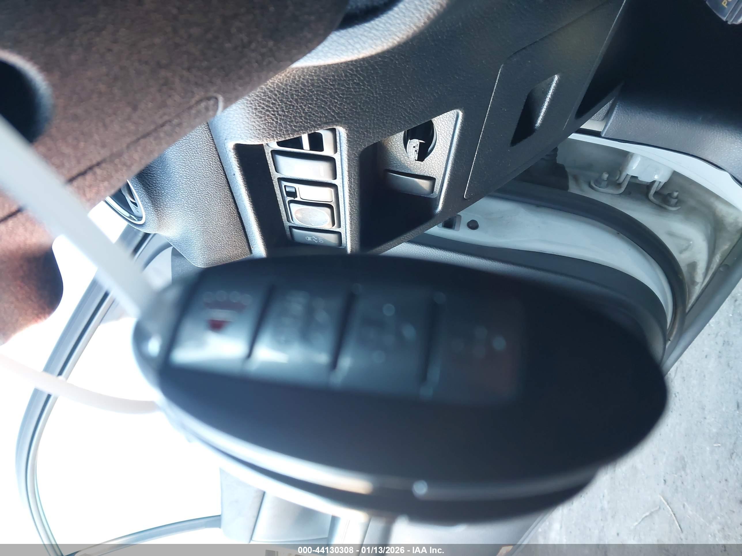 NISSAN MAXIMA image 11