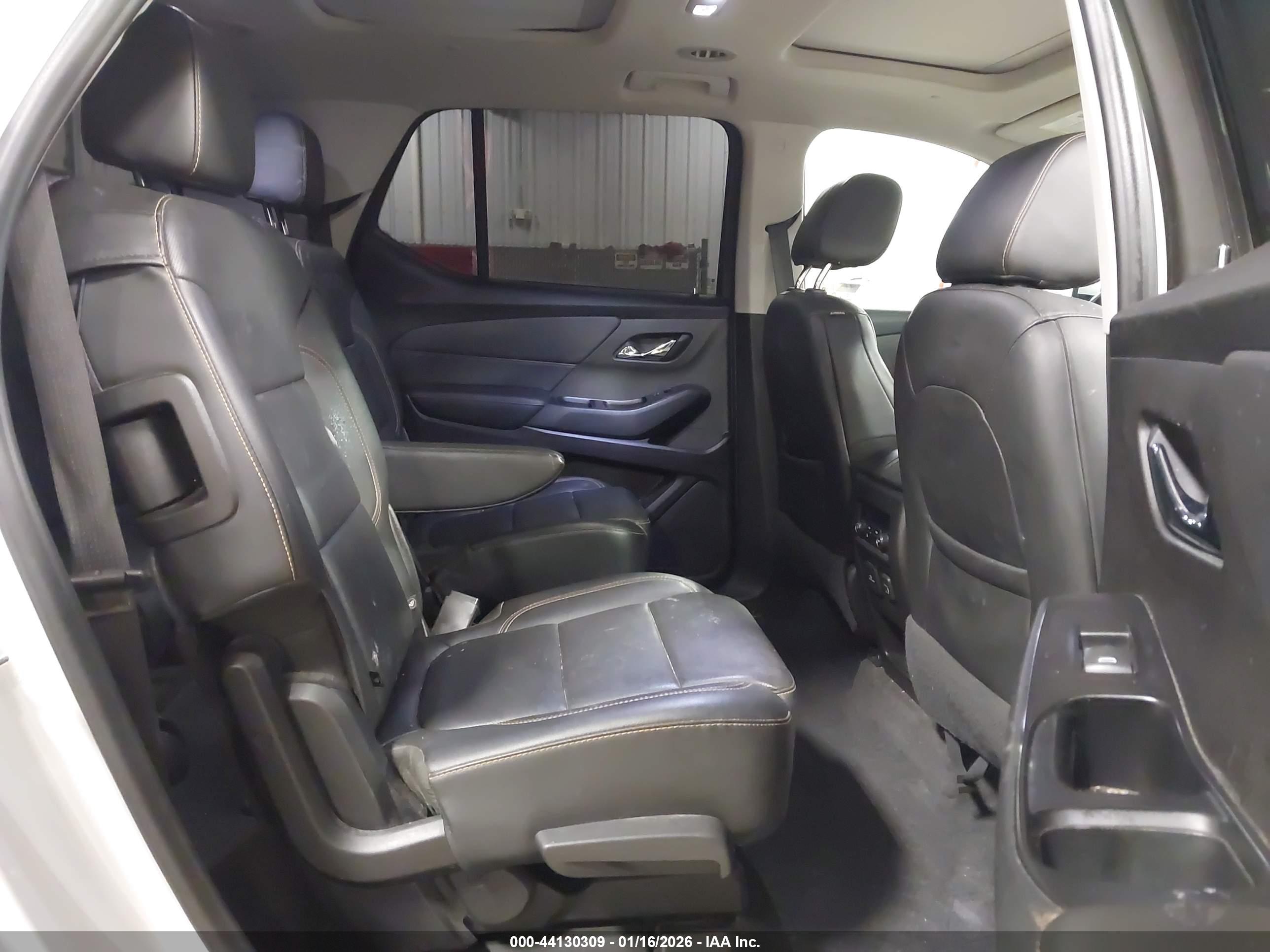 CHEVROLET TRAVERSE image 8