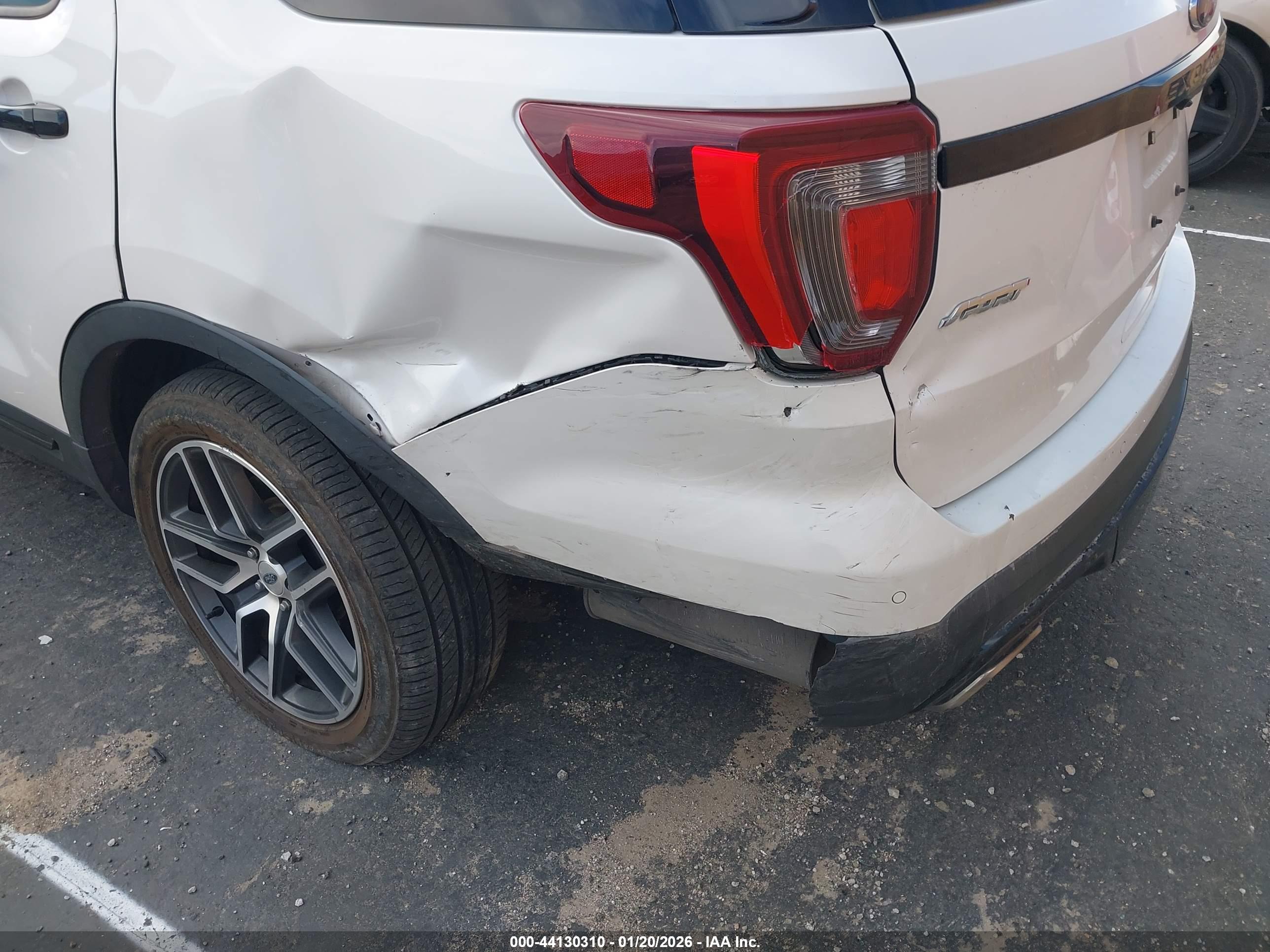 FORD EXPLORER image 6