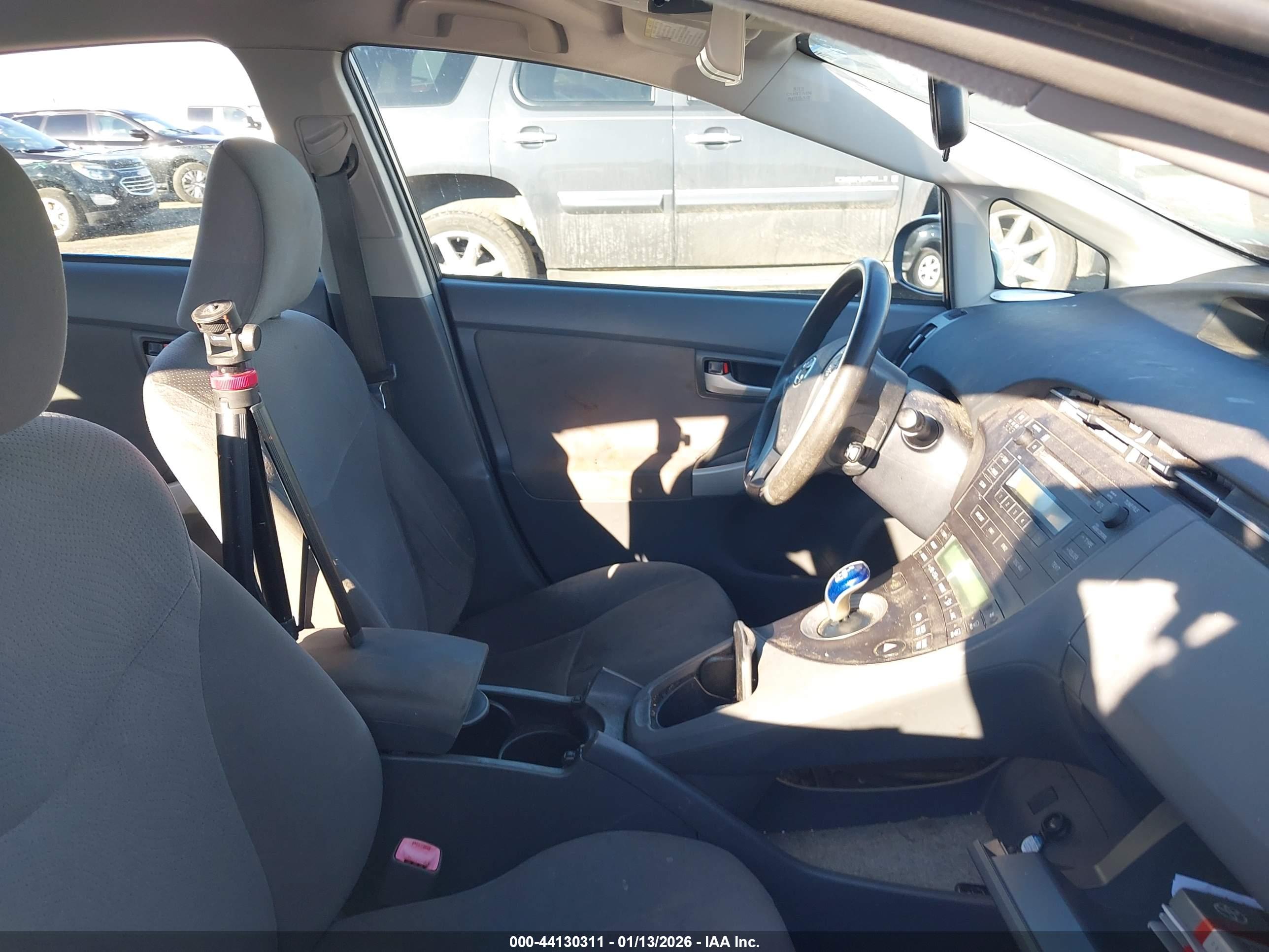 TOYOTA PRIUS image 5