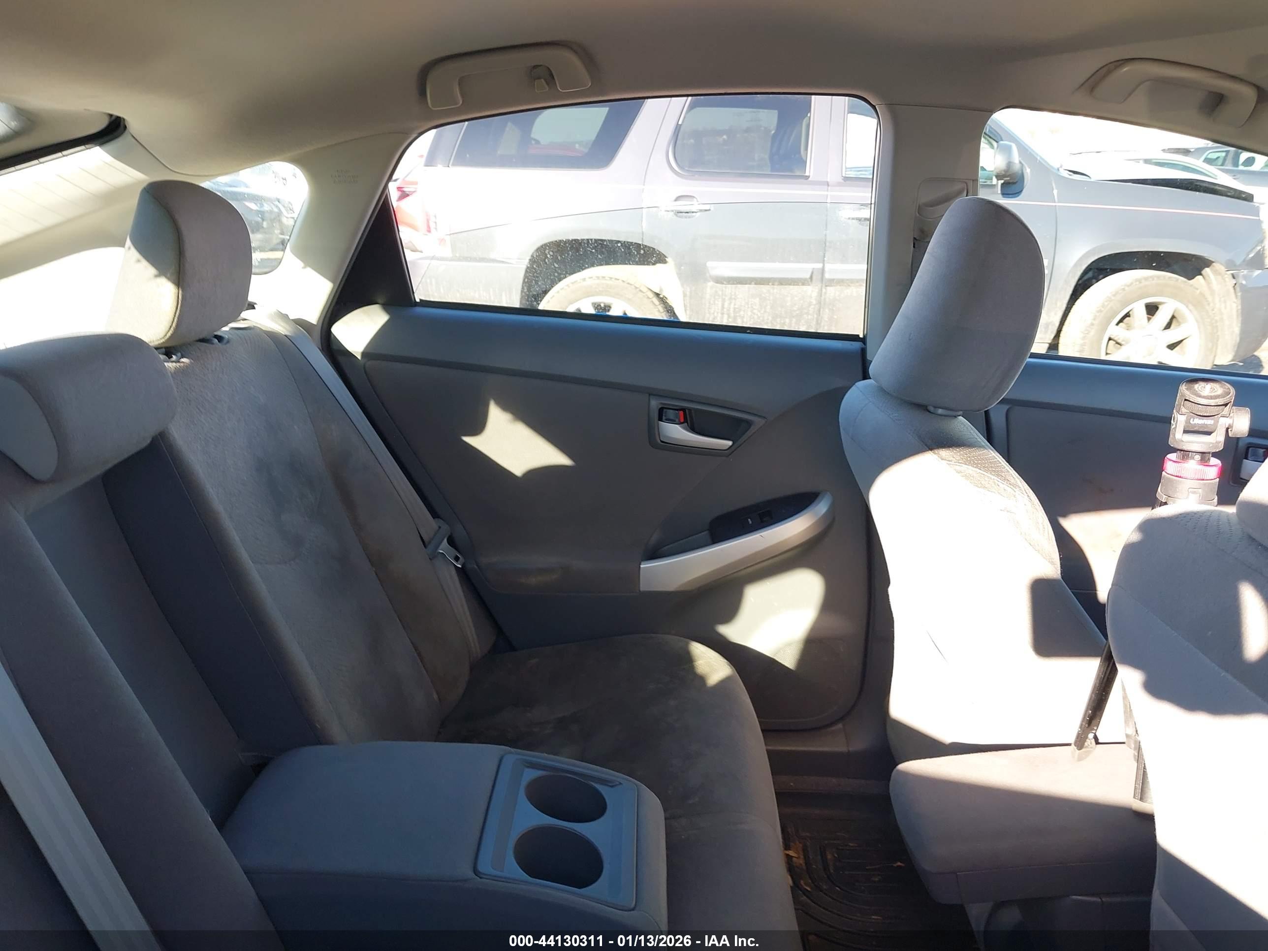 TOYOTA PRIUS image 8