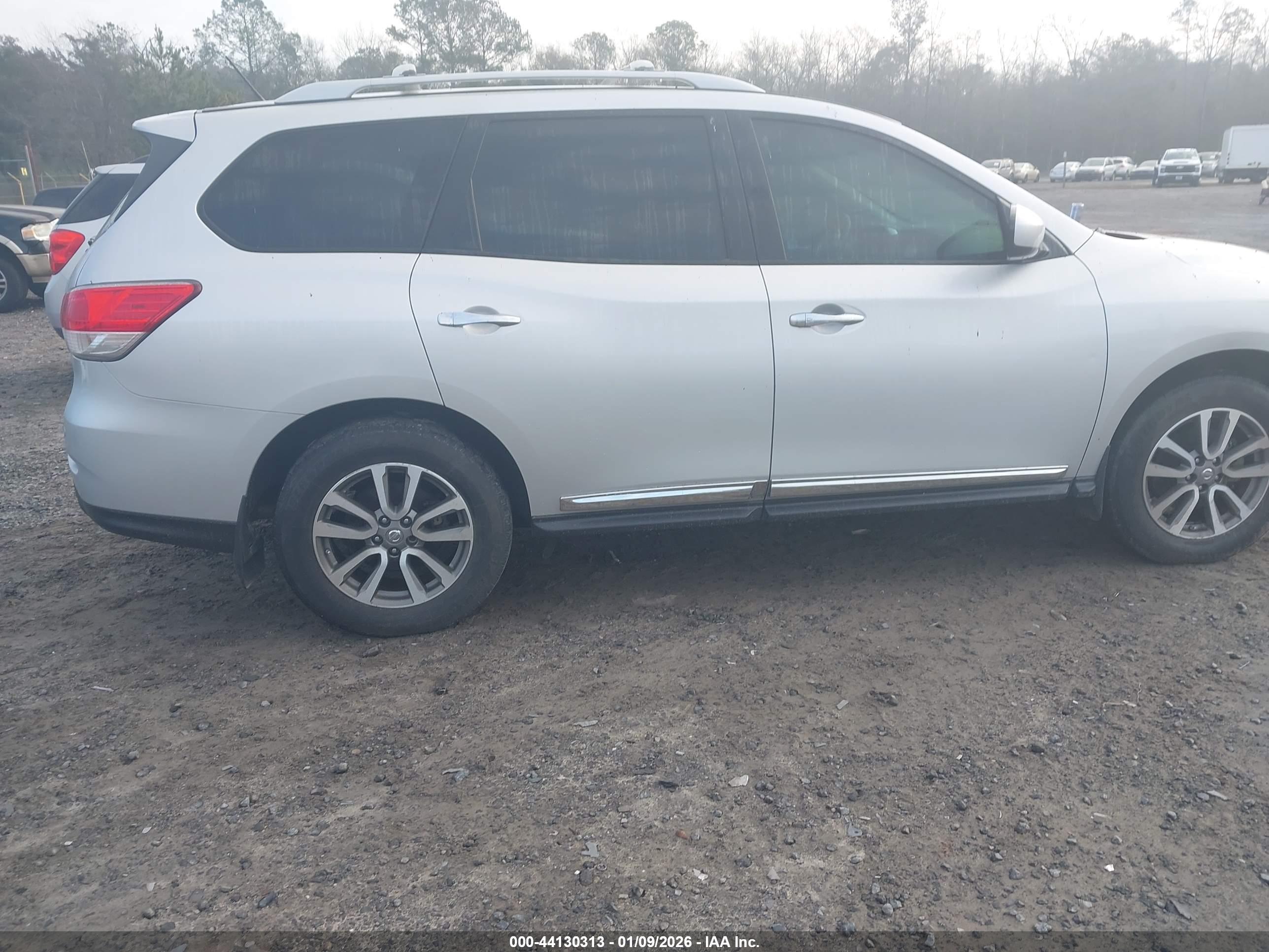 NISSAN PATHFINDER image 4