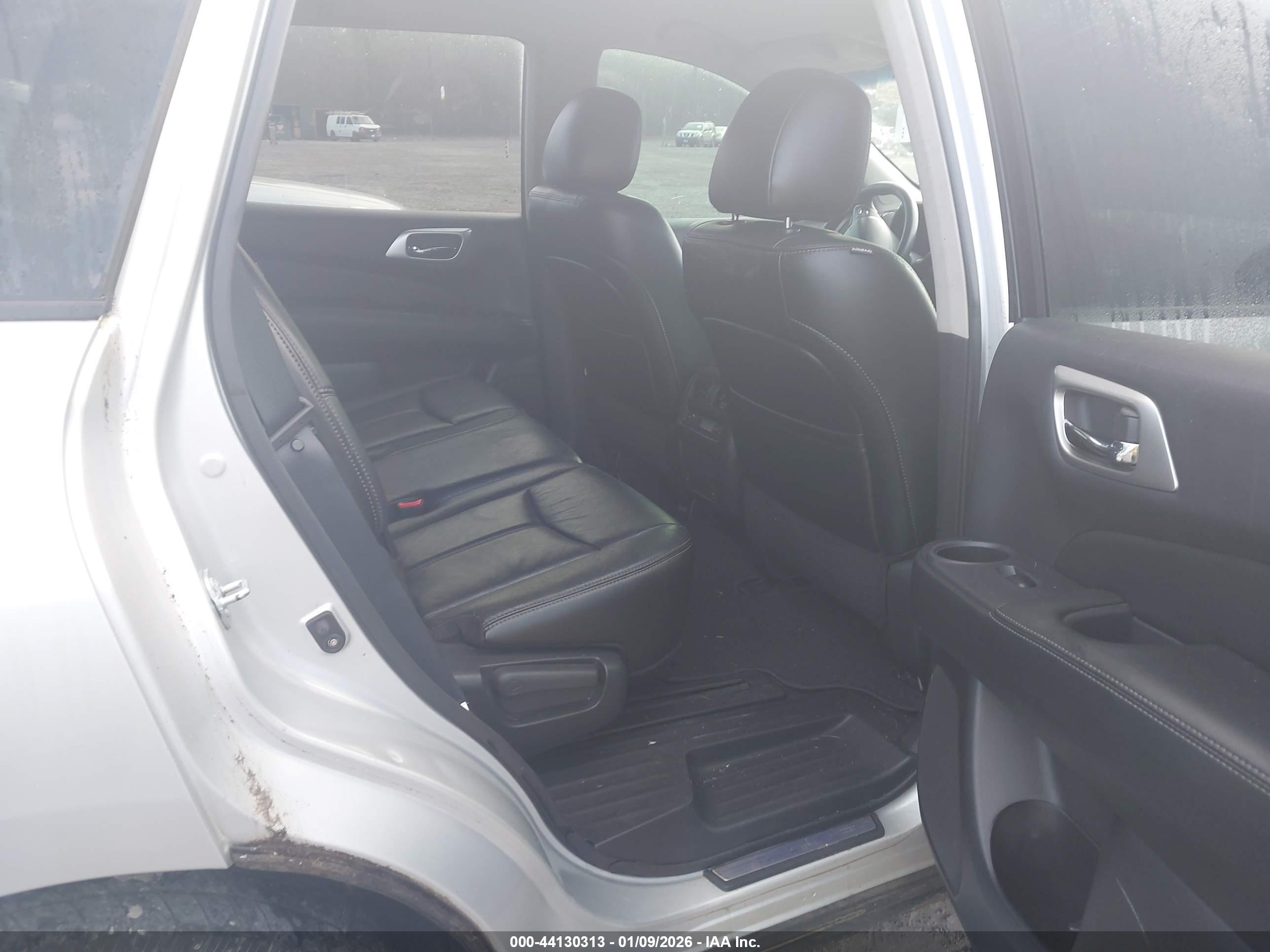NISSAN PATHFINDER image 8