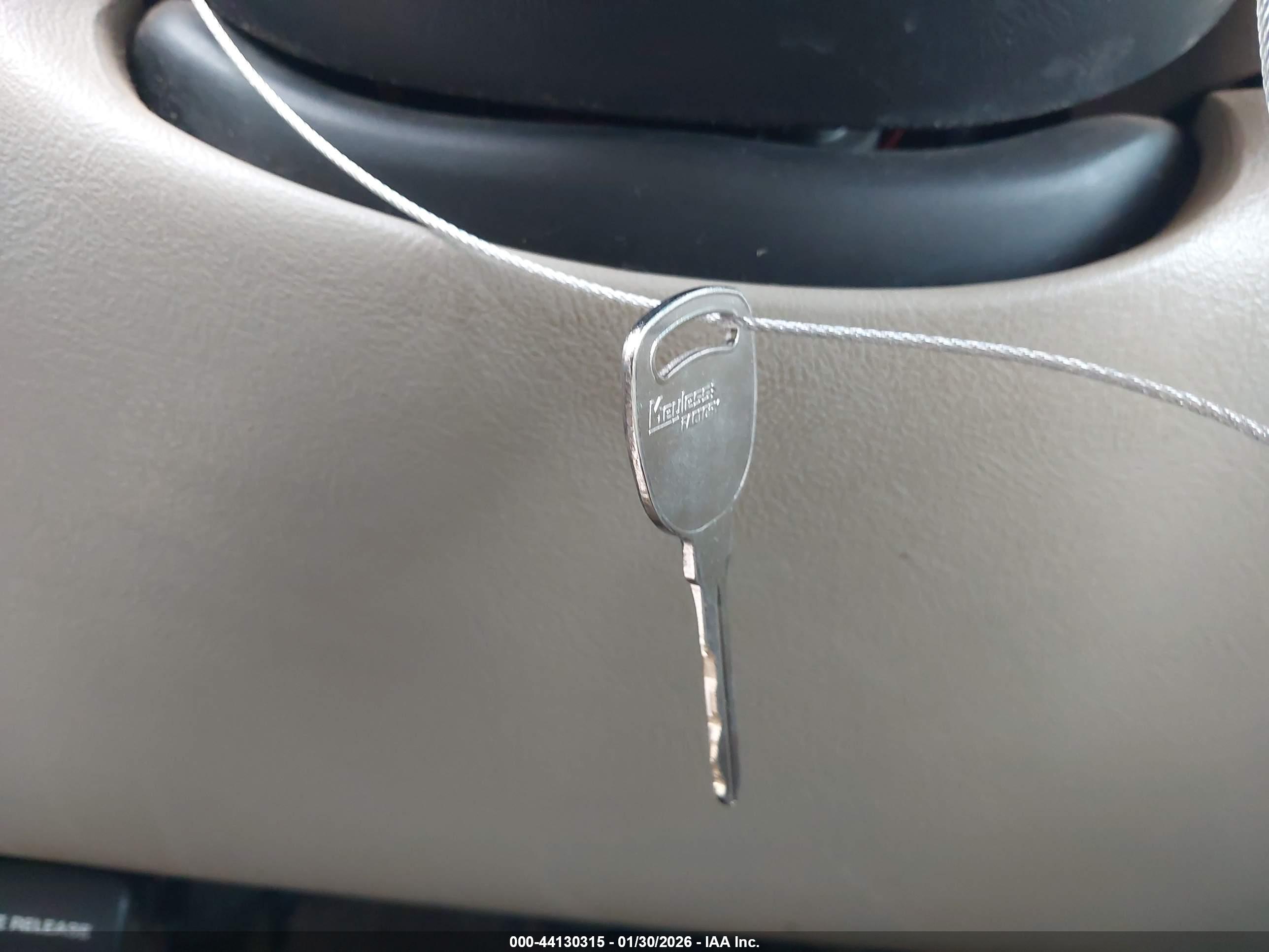 CHEVROLET TAHOE image 11